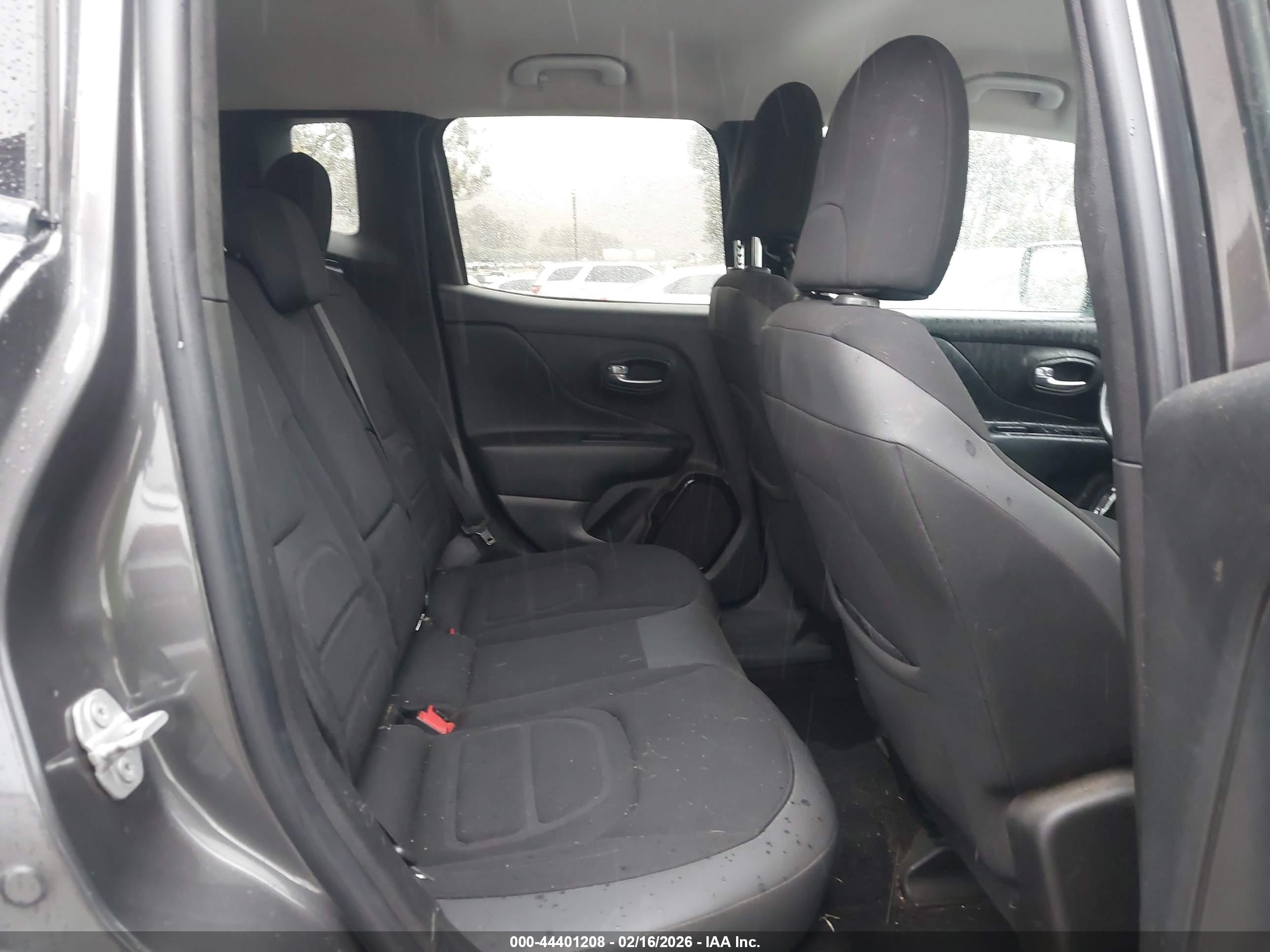 JEEP RENEGADE image 8