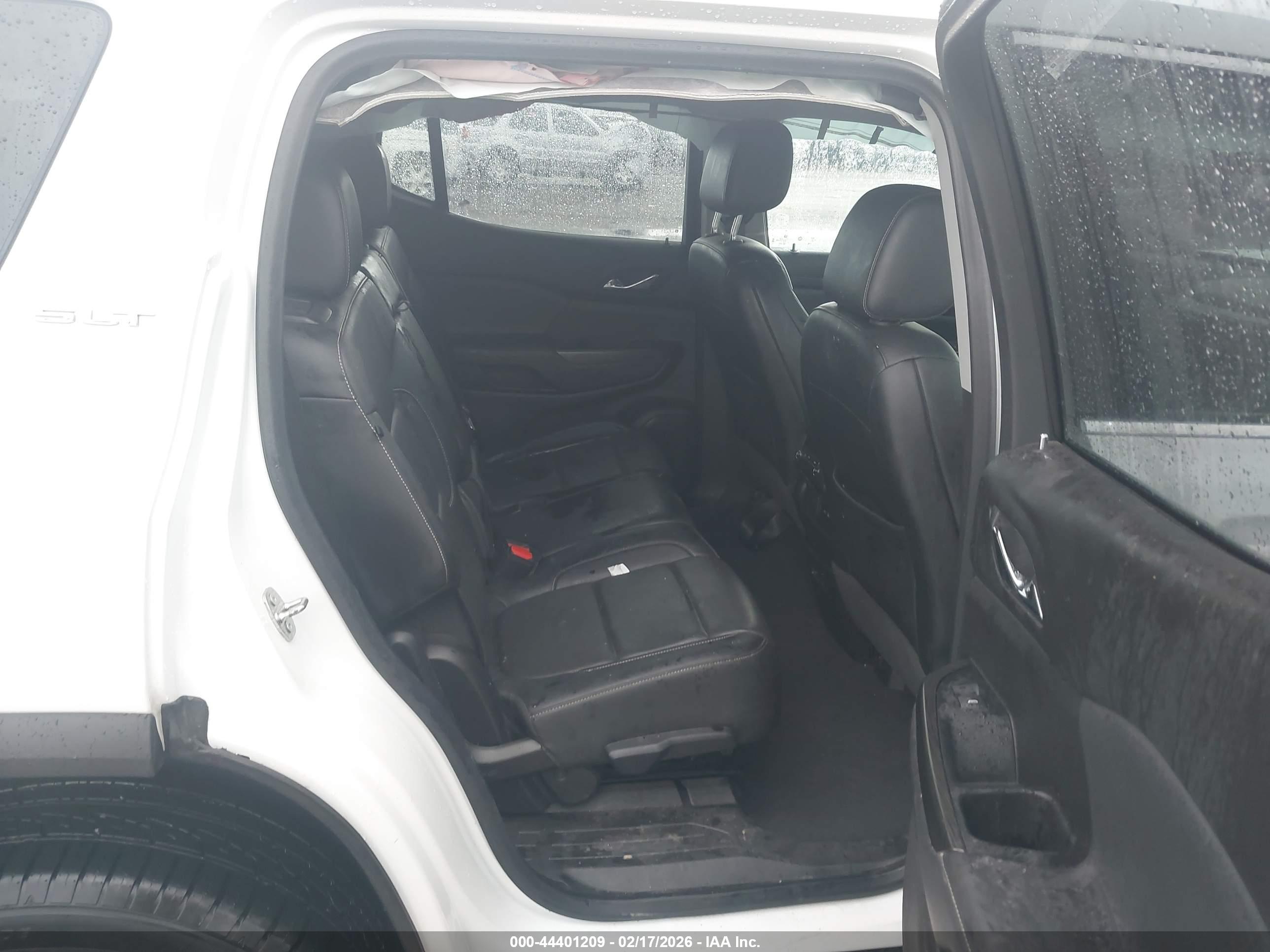 GMC ACADIA image 8