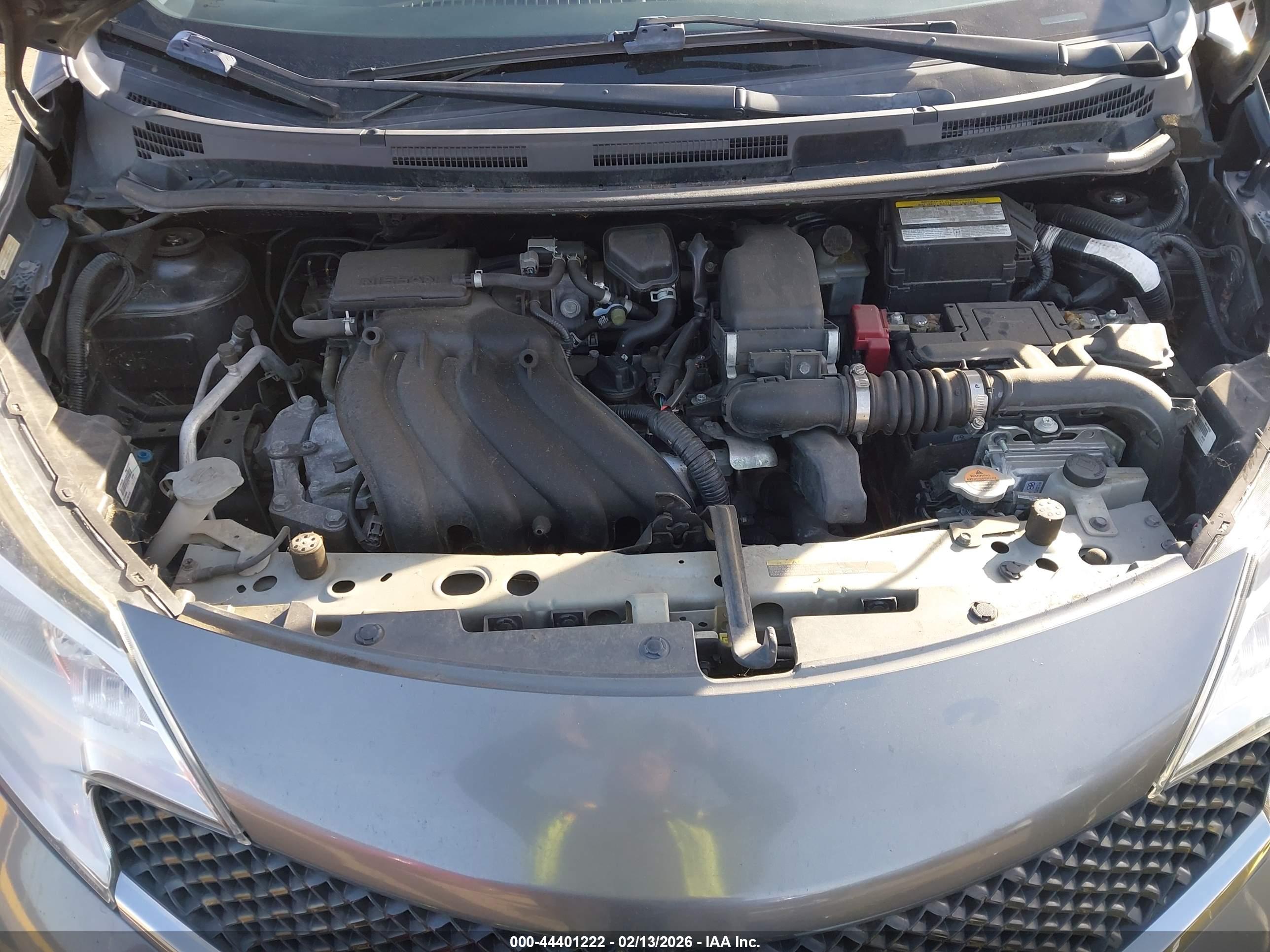 NISSAN VERSA image 10
