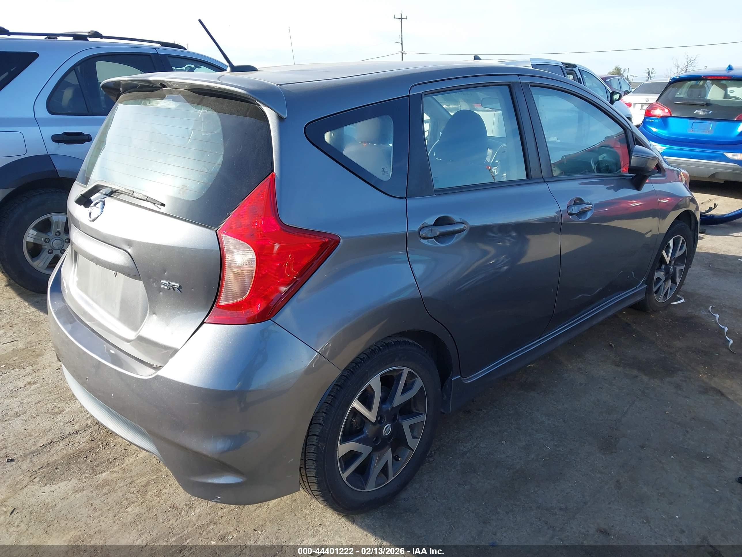 NISSAN VERSA image 4