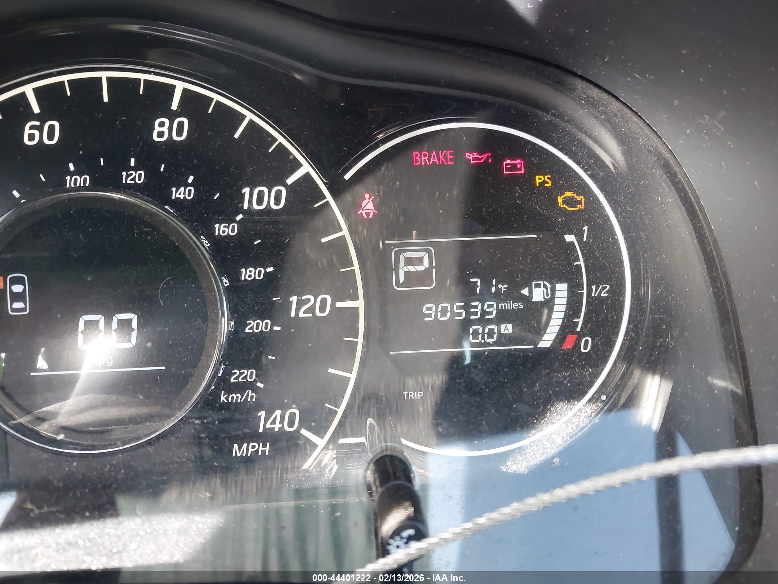 NISSAN VERSA image 7