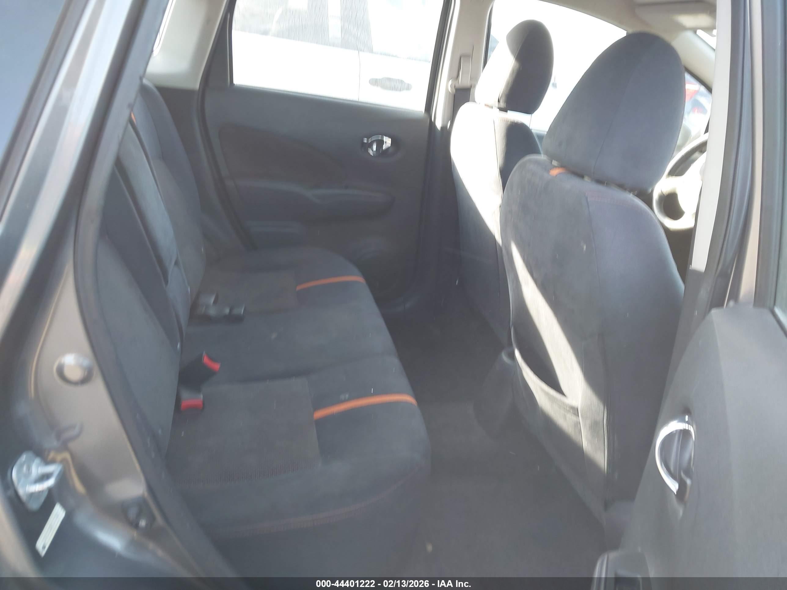 NISSAN VERSA image 8