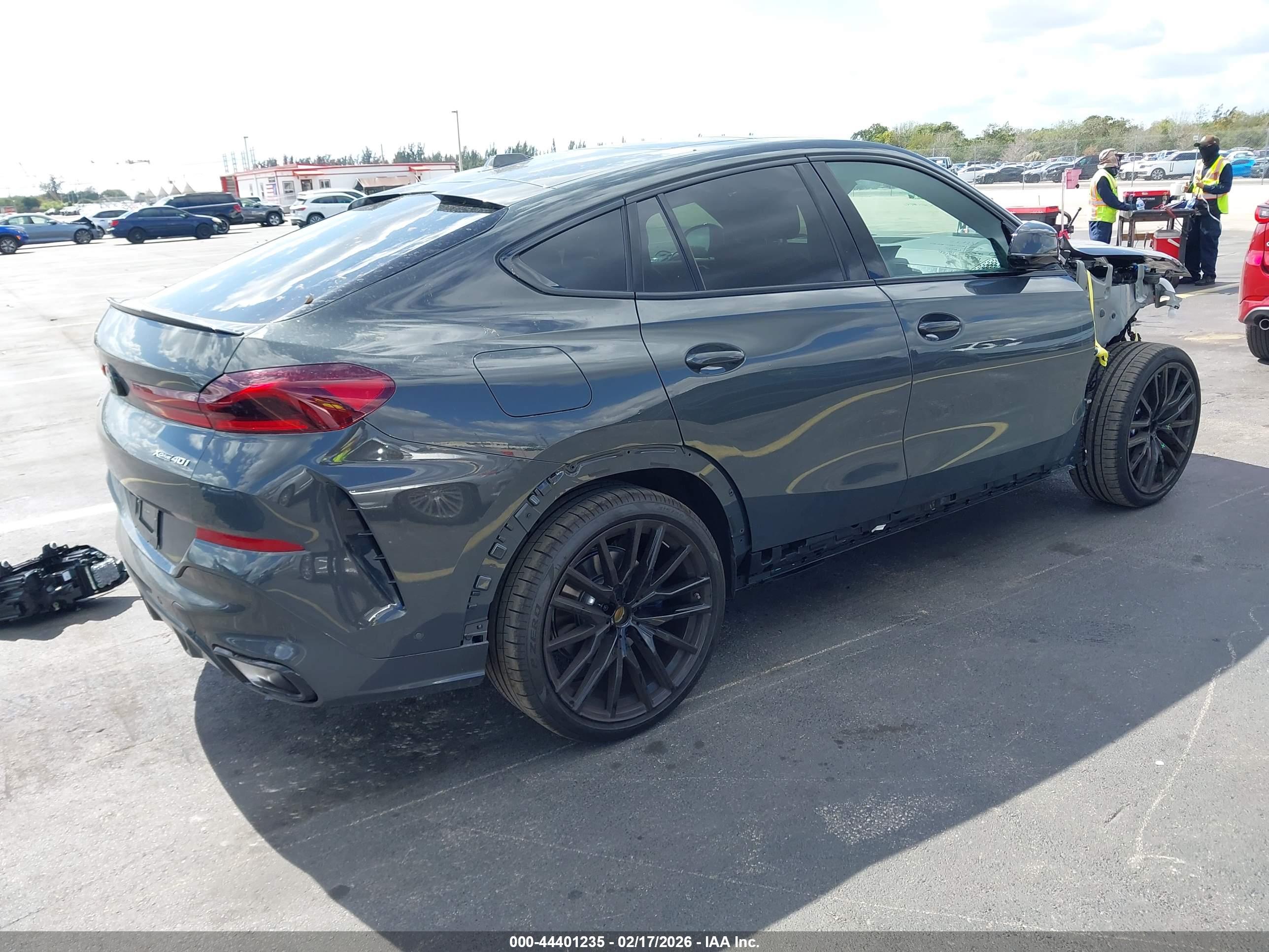 BMW X6 image 4