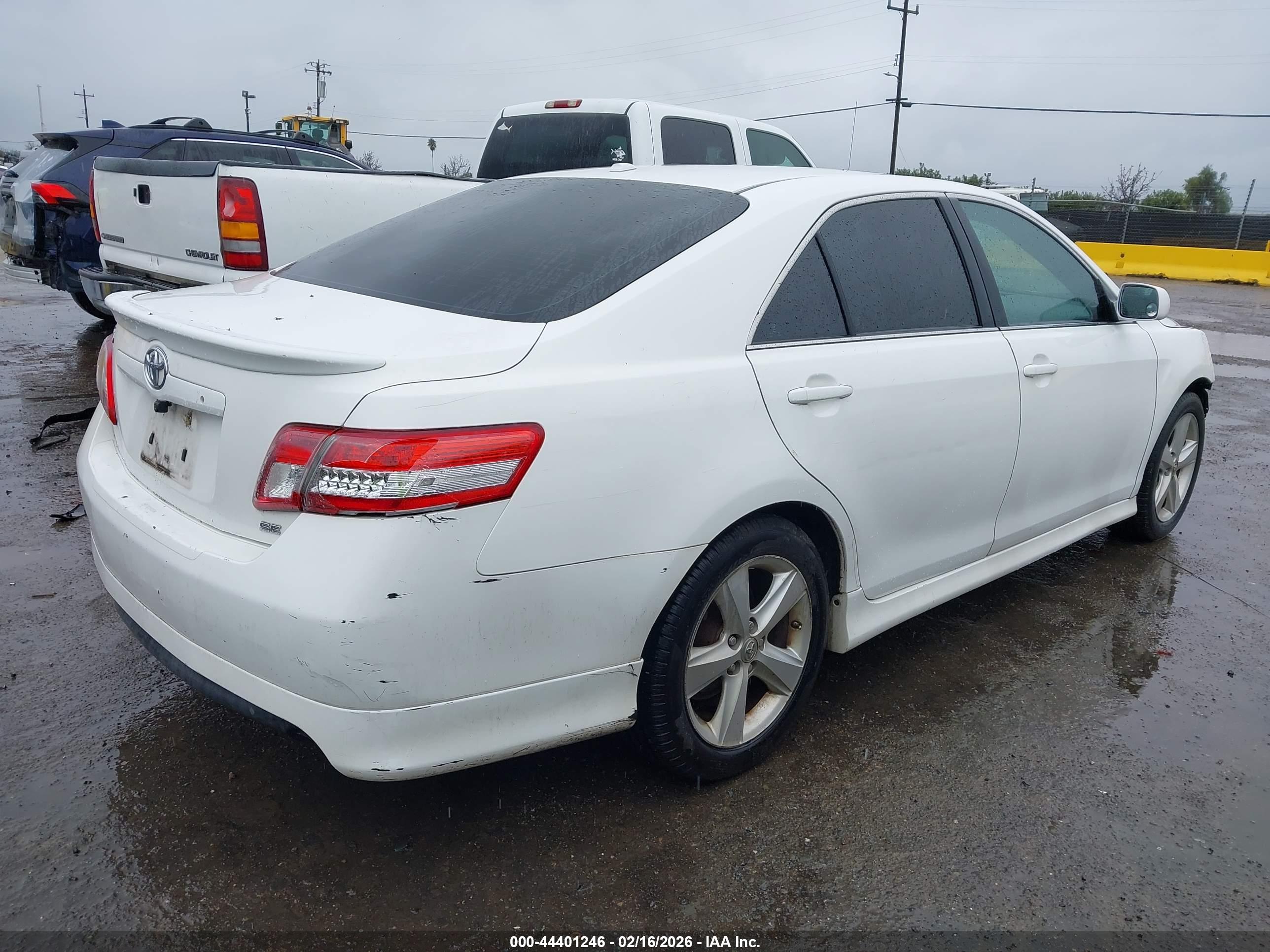 TOYOTA CAMRY image 4