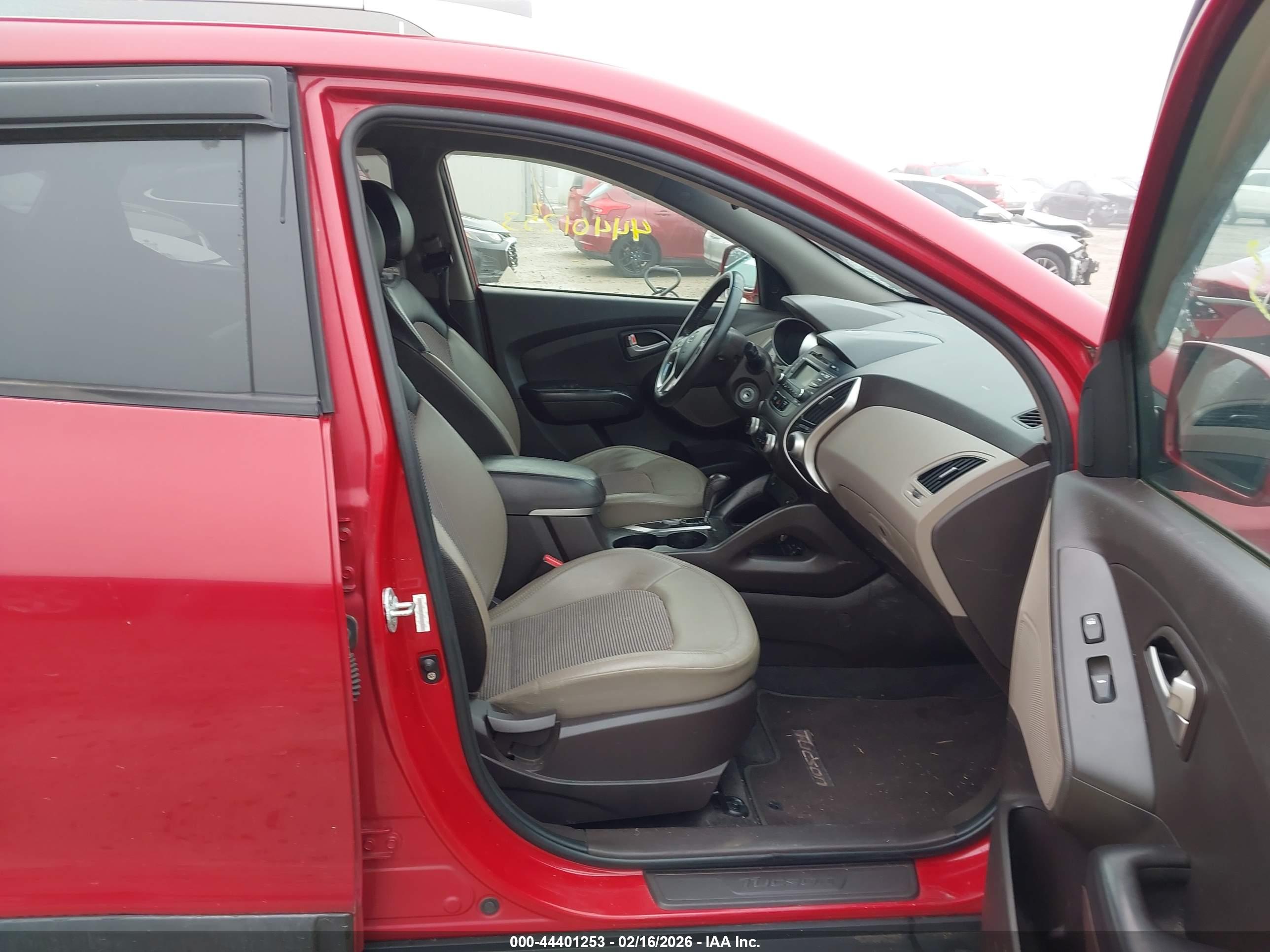 HYUNDAI TUCSON image 5