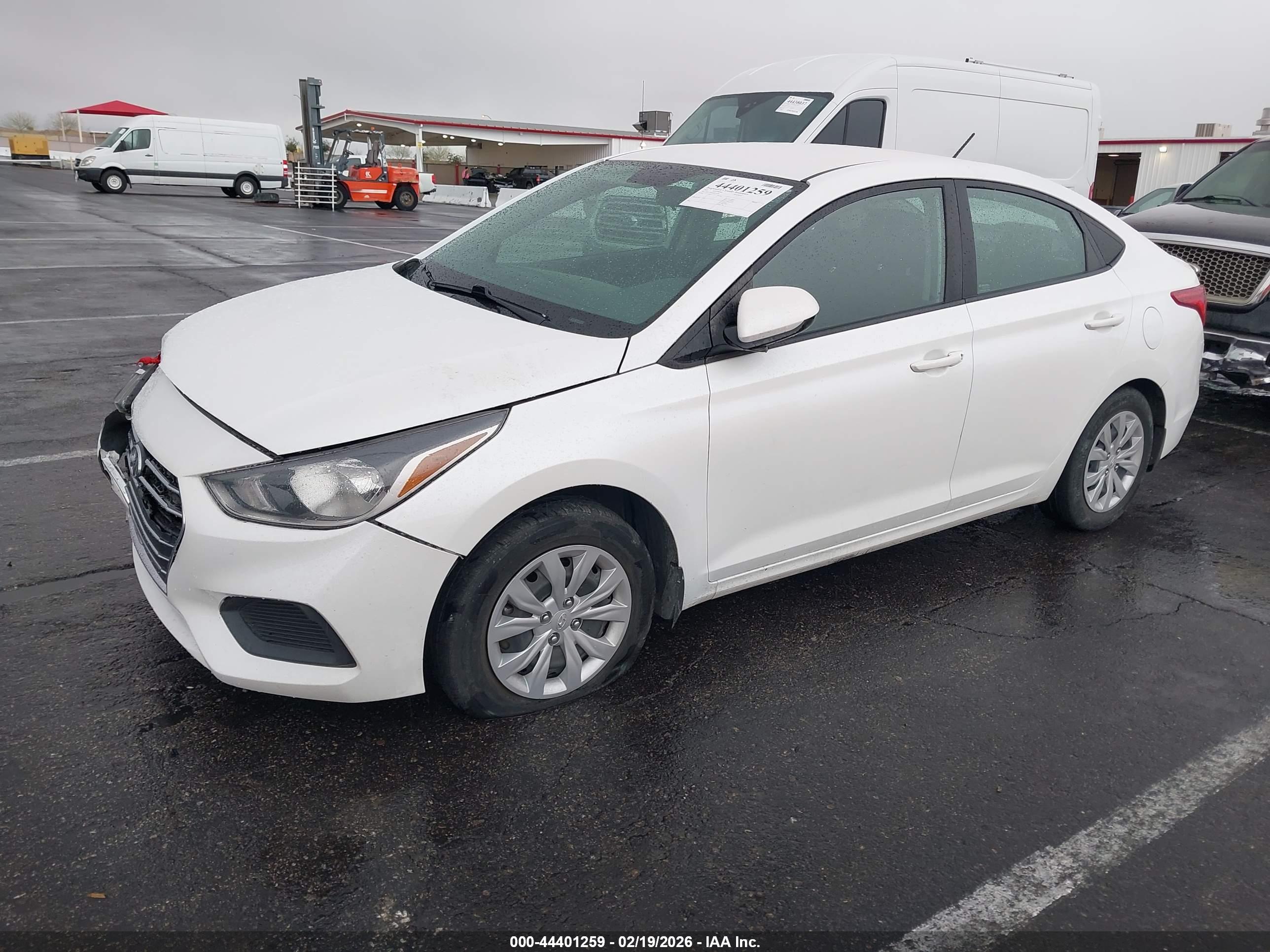 HYUNDAI ACCENT image 2