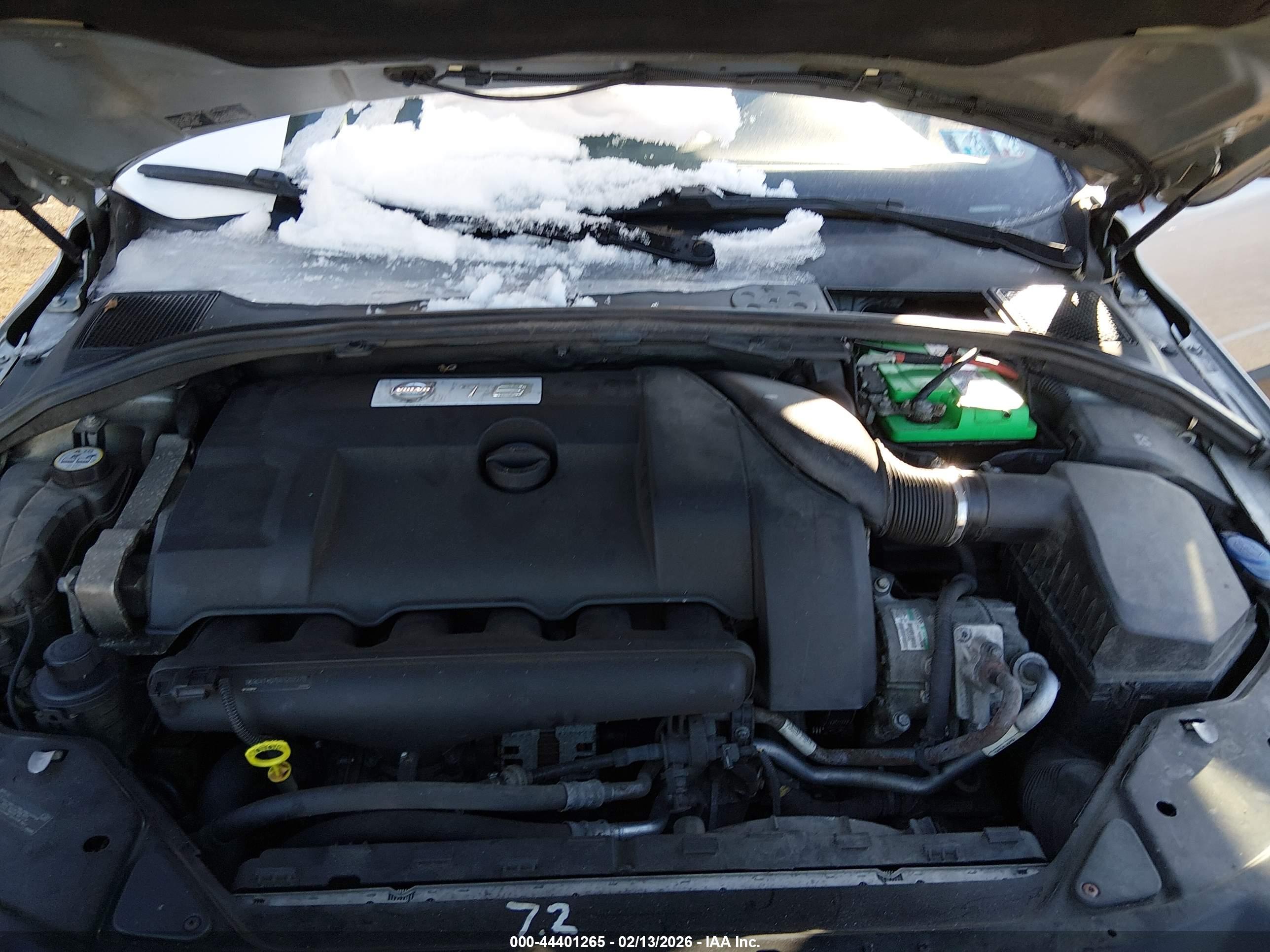 VOLVO XC70 image 10