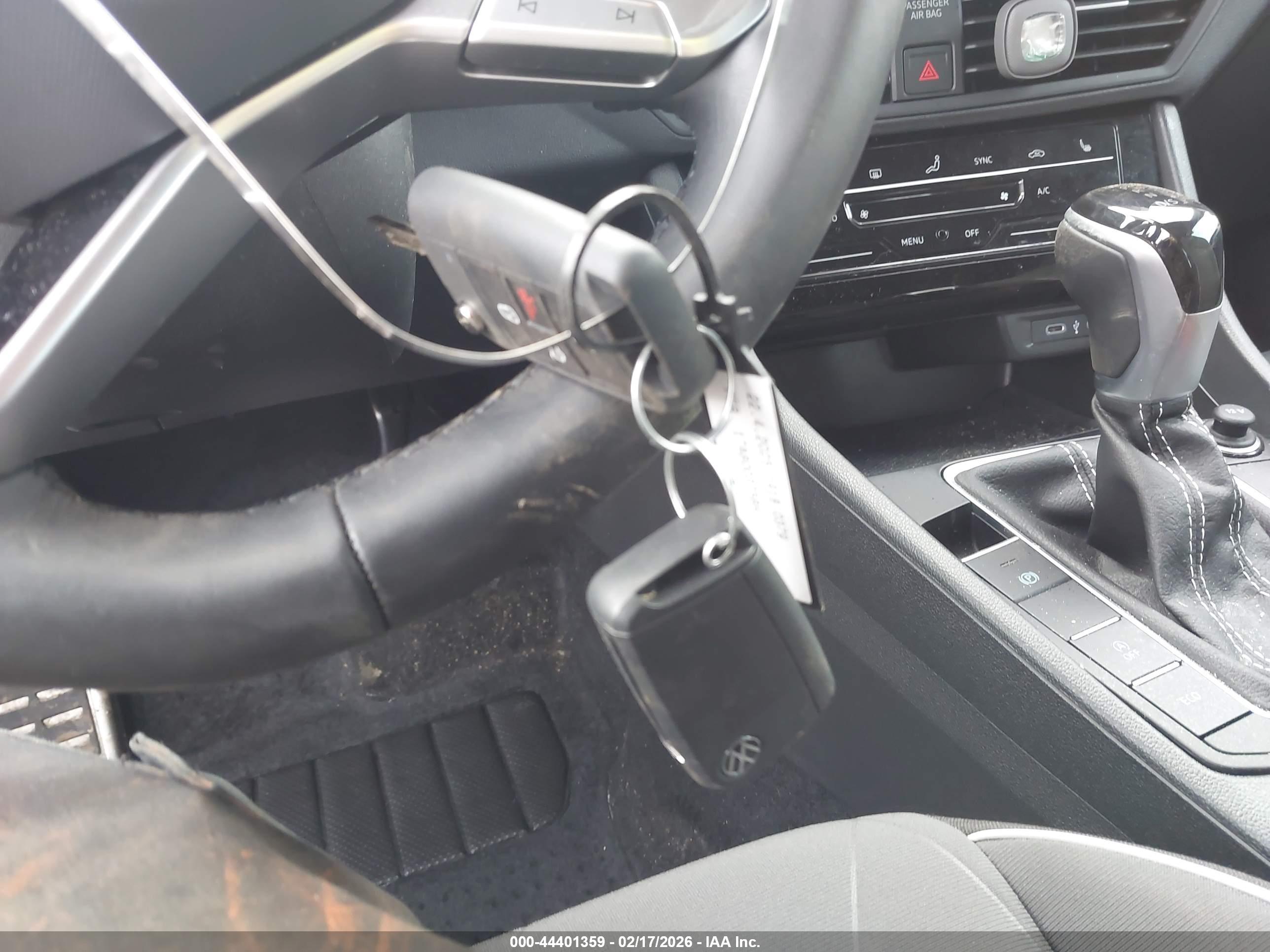 VOLKSWAGEN JETTA image 11