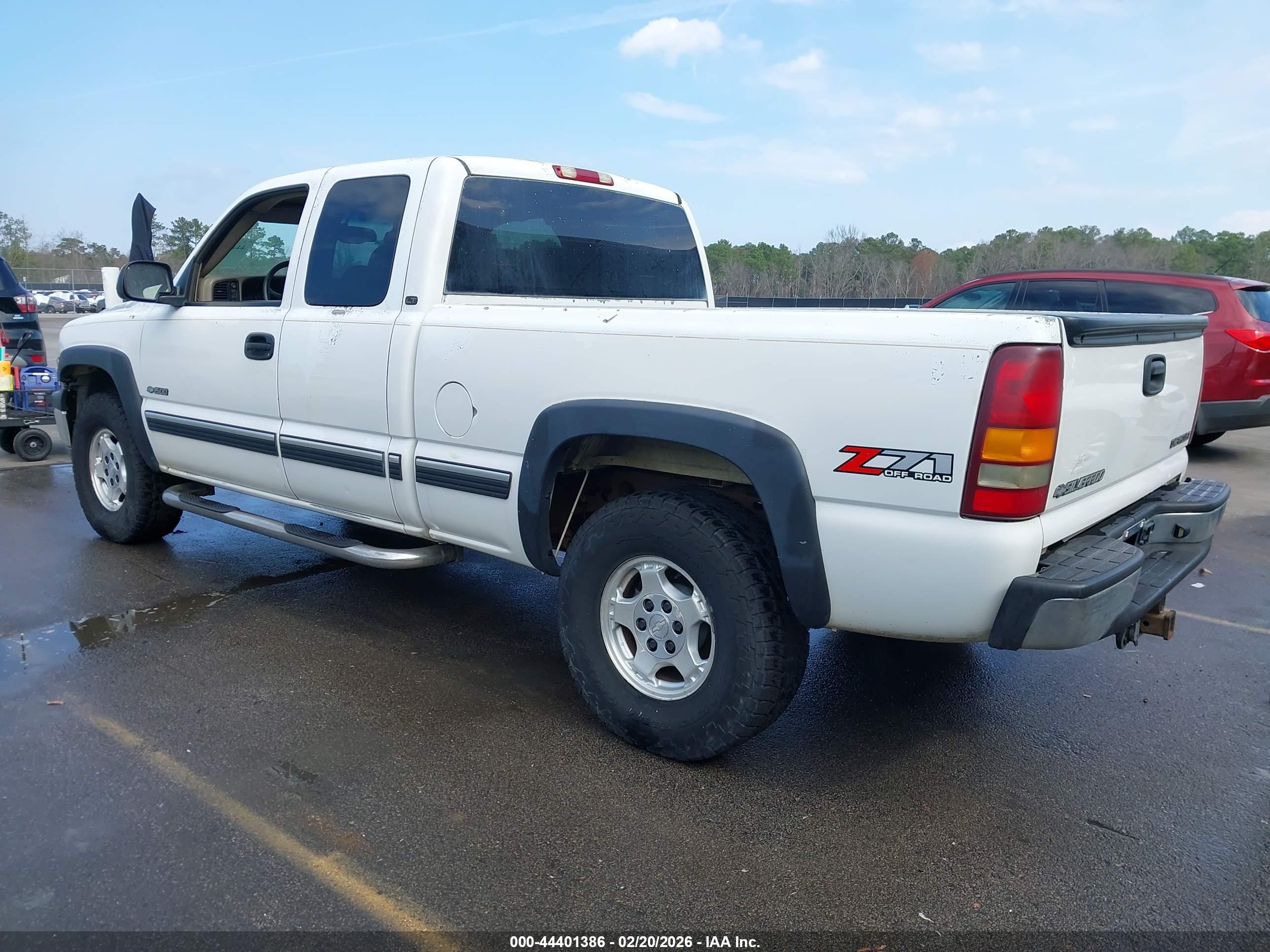 CHEVROLET SILVERADO image 3