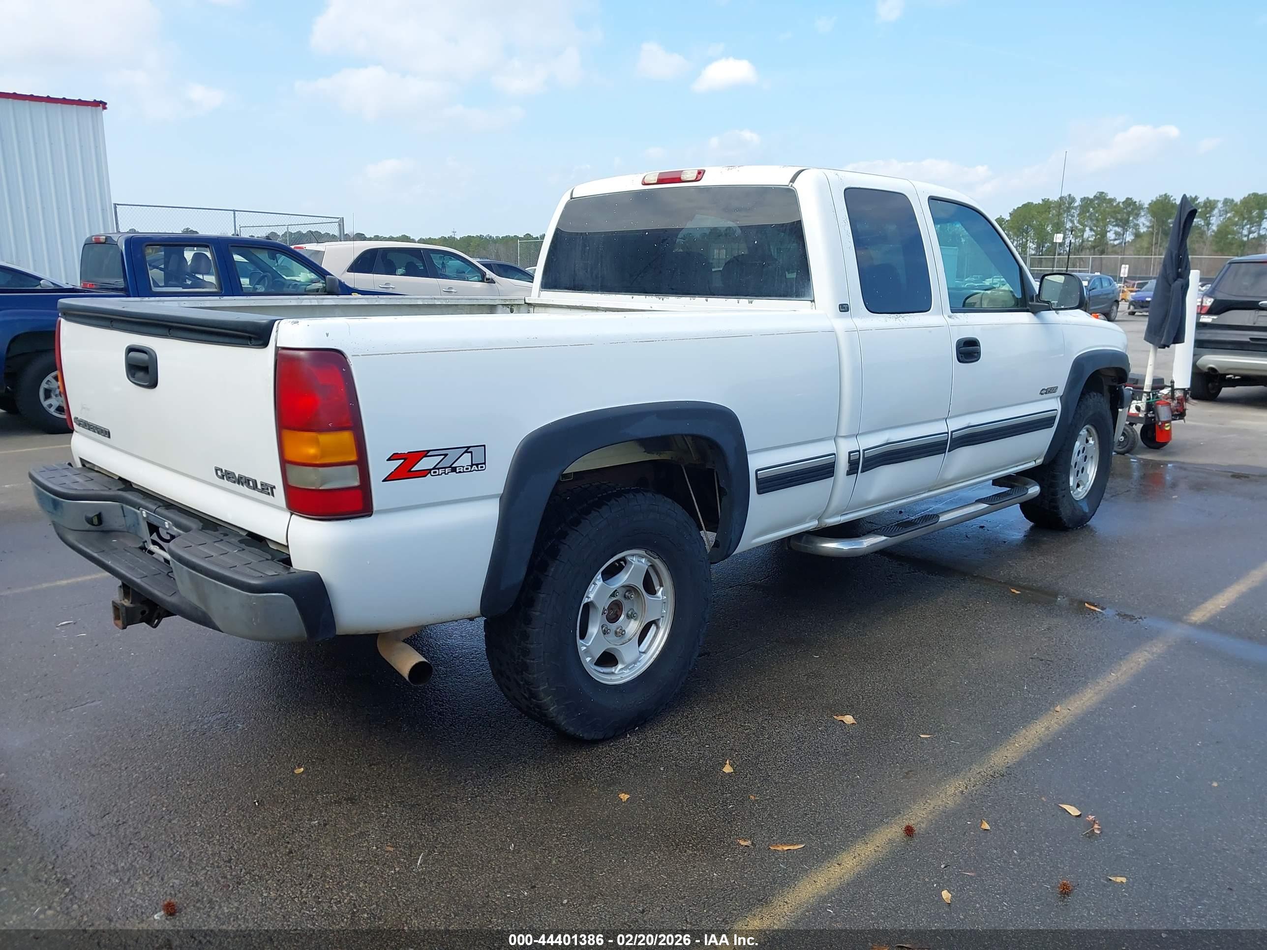 CHEVROLET SILVERADO image 4