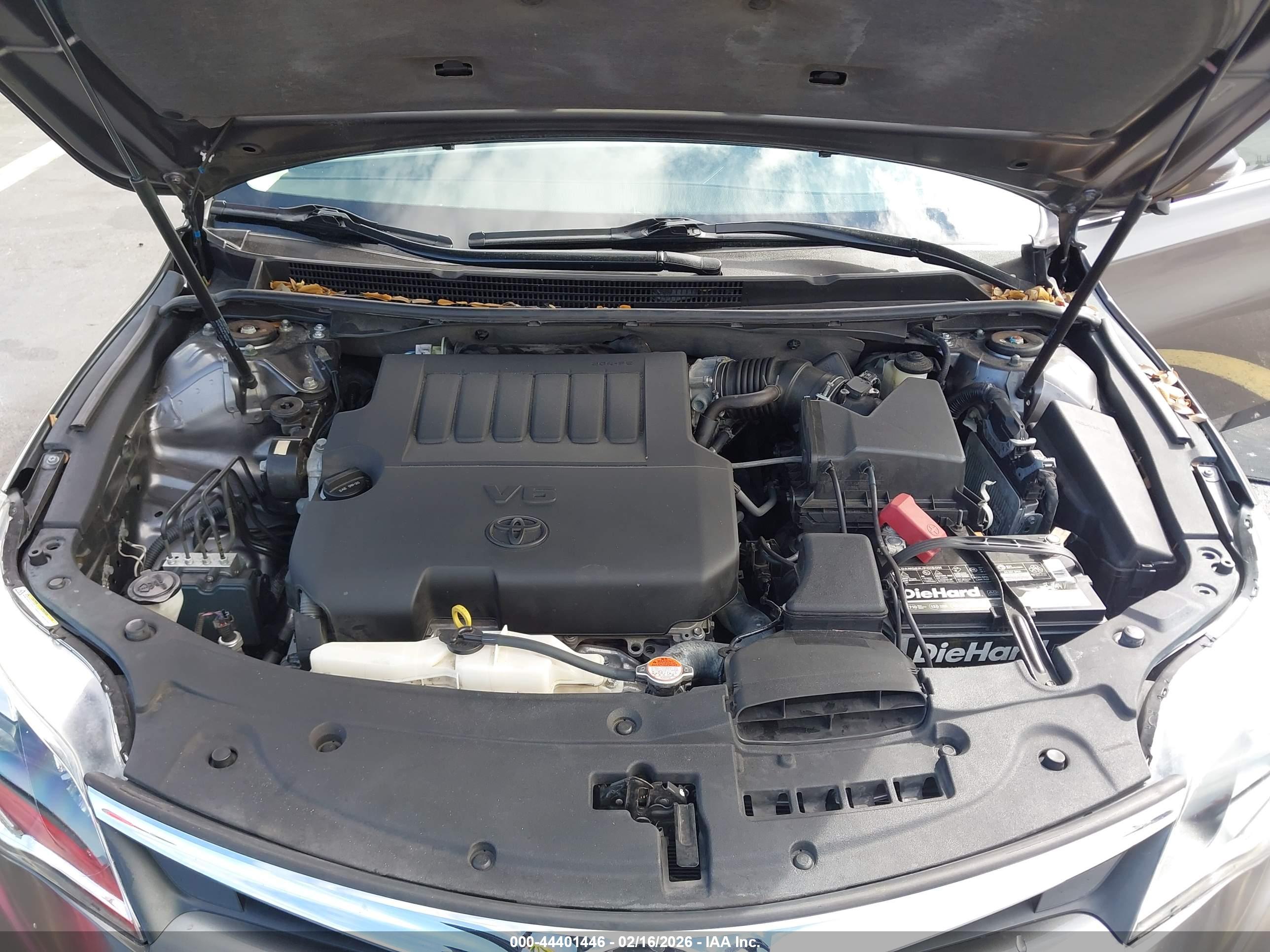 TOYOTA AVALON image 10