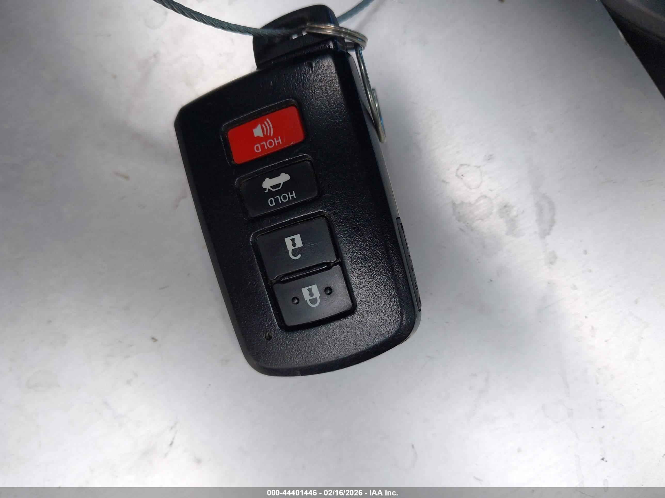 TOYOTA AVALON image 11