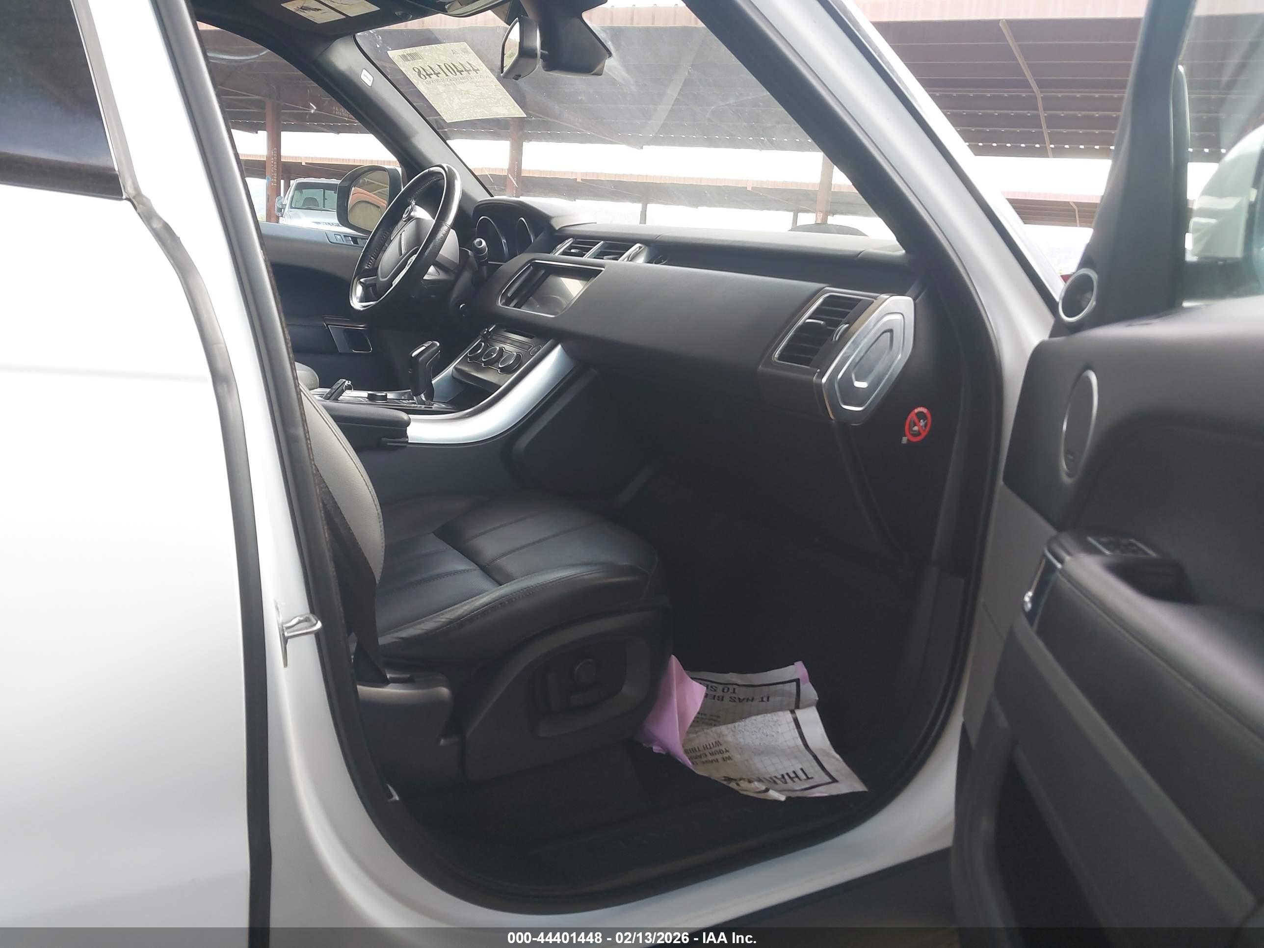LAND ROVER image 5