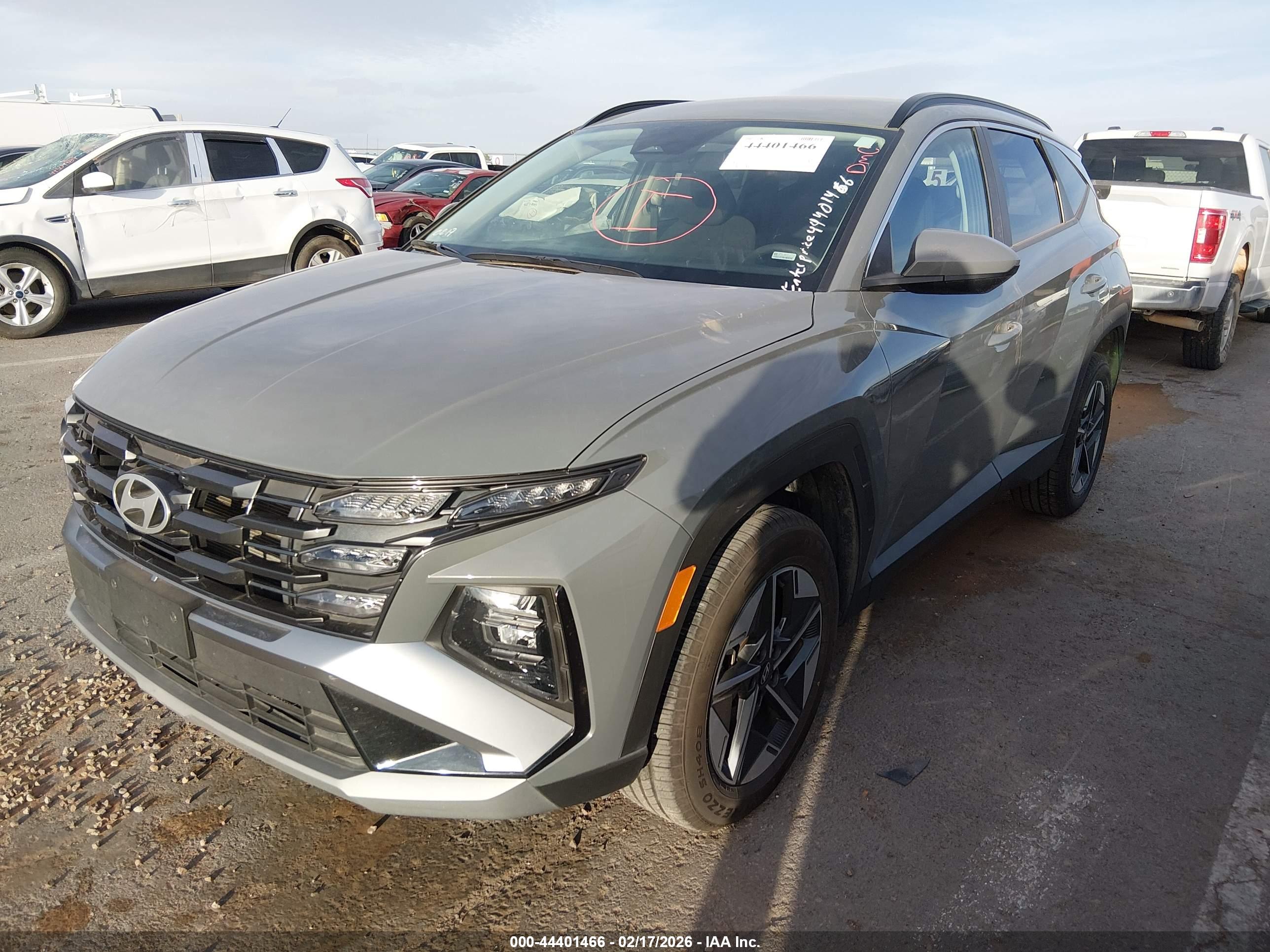 HYUNDAI TUCSON image 2