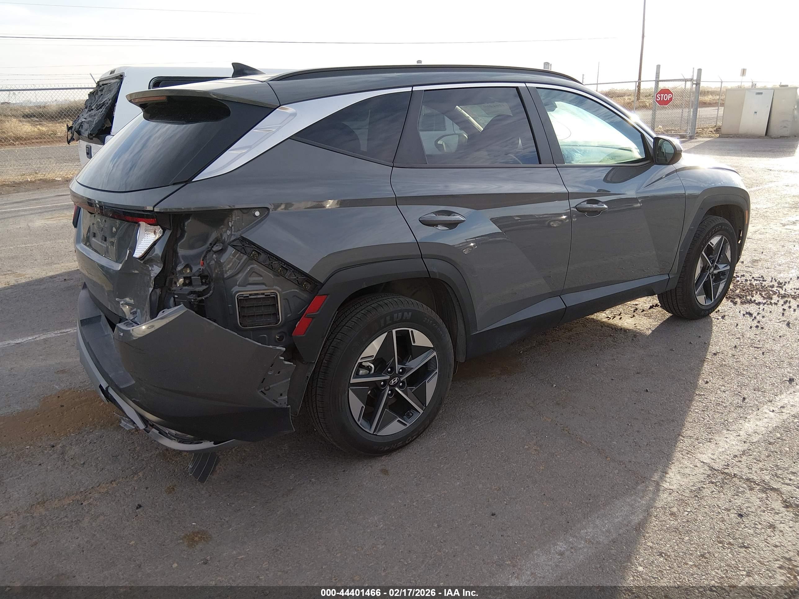 HYUNDAI TUCSON image 4