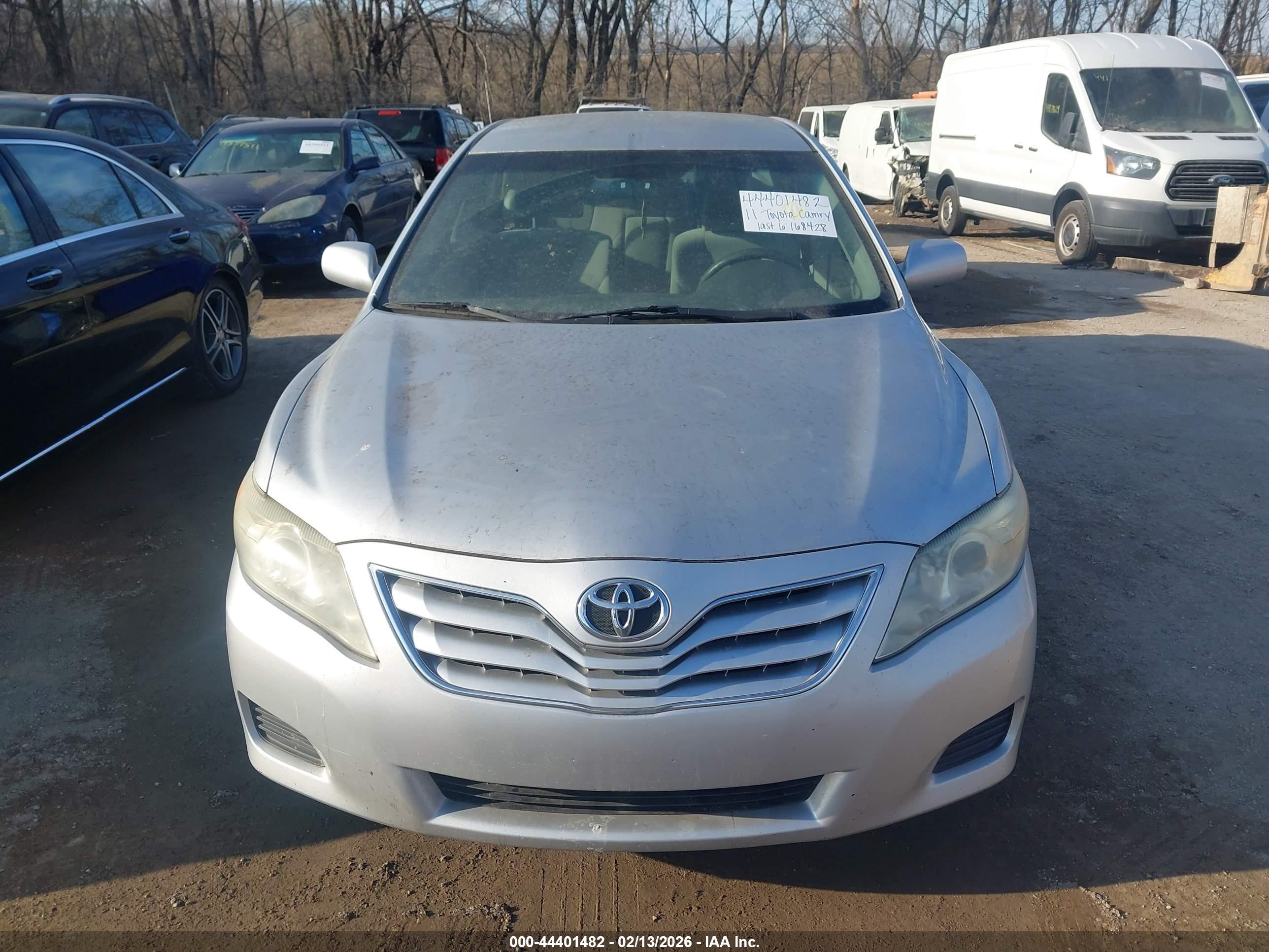 TOYOTA CAMRY image 6