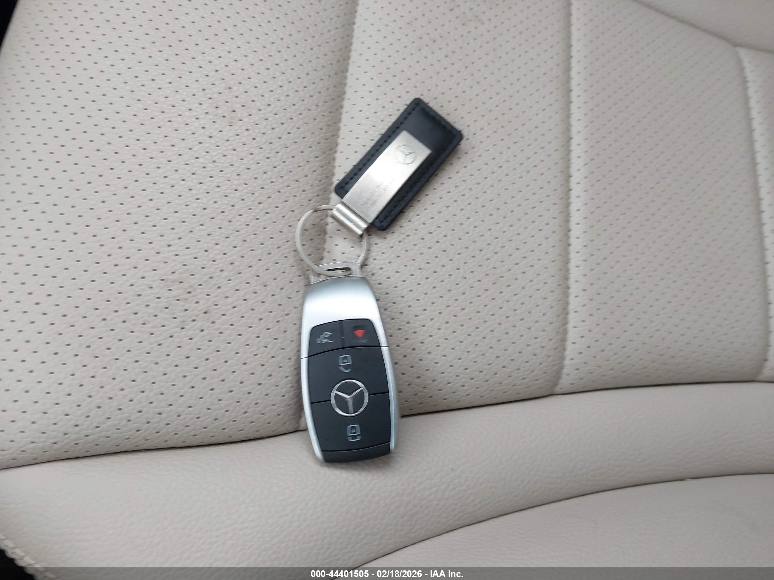 MERCEDES-BENZ GLC image 11