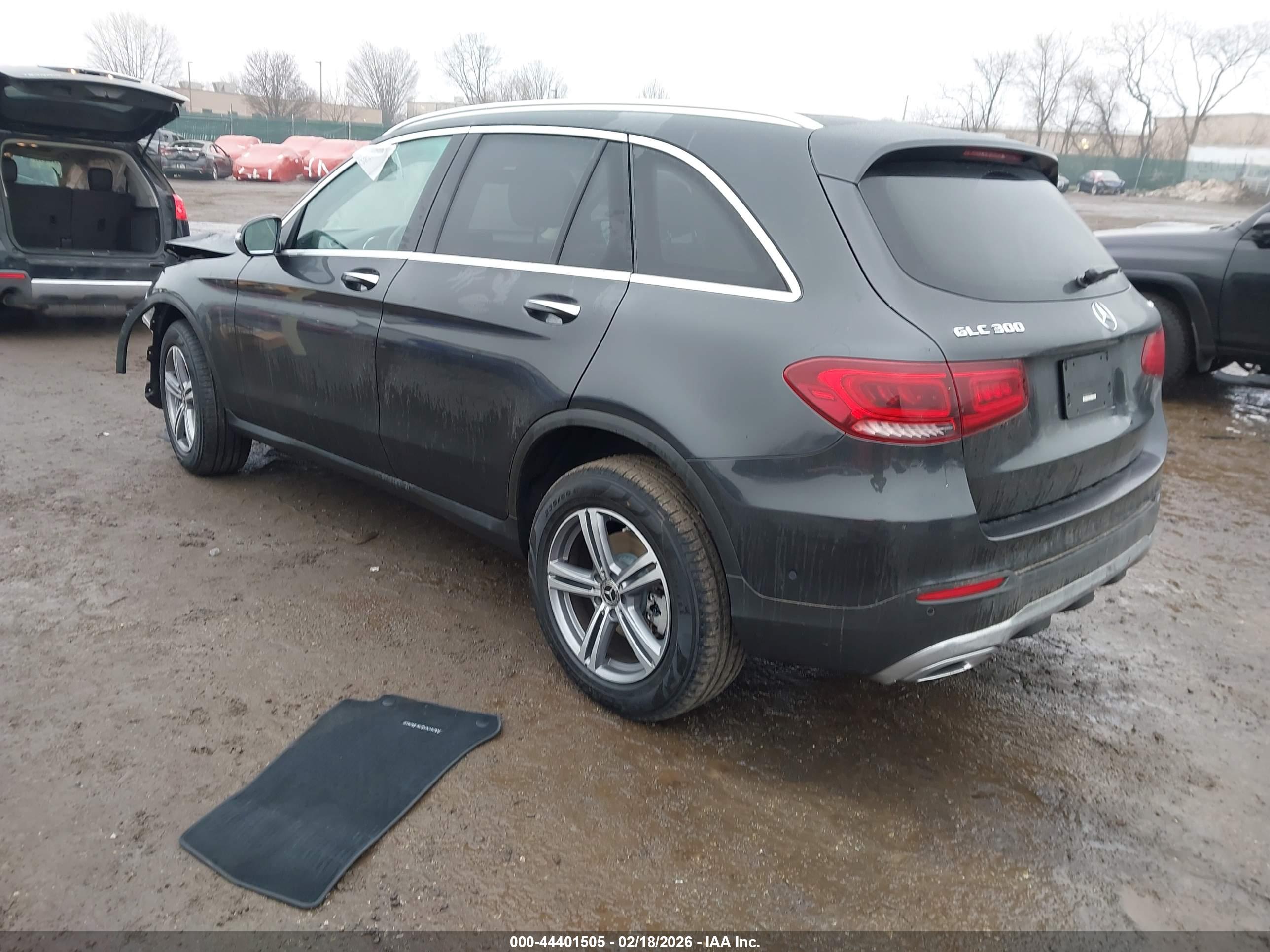 MERCEDES-BENZ GLC image 3