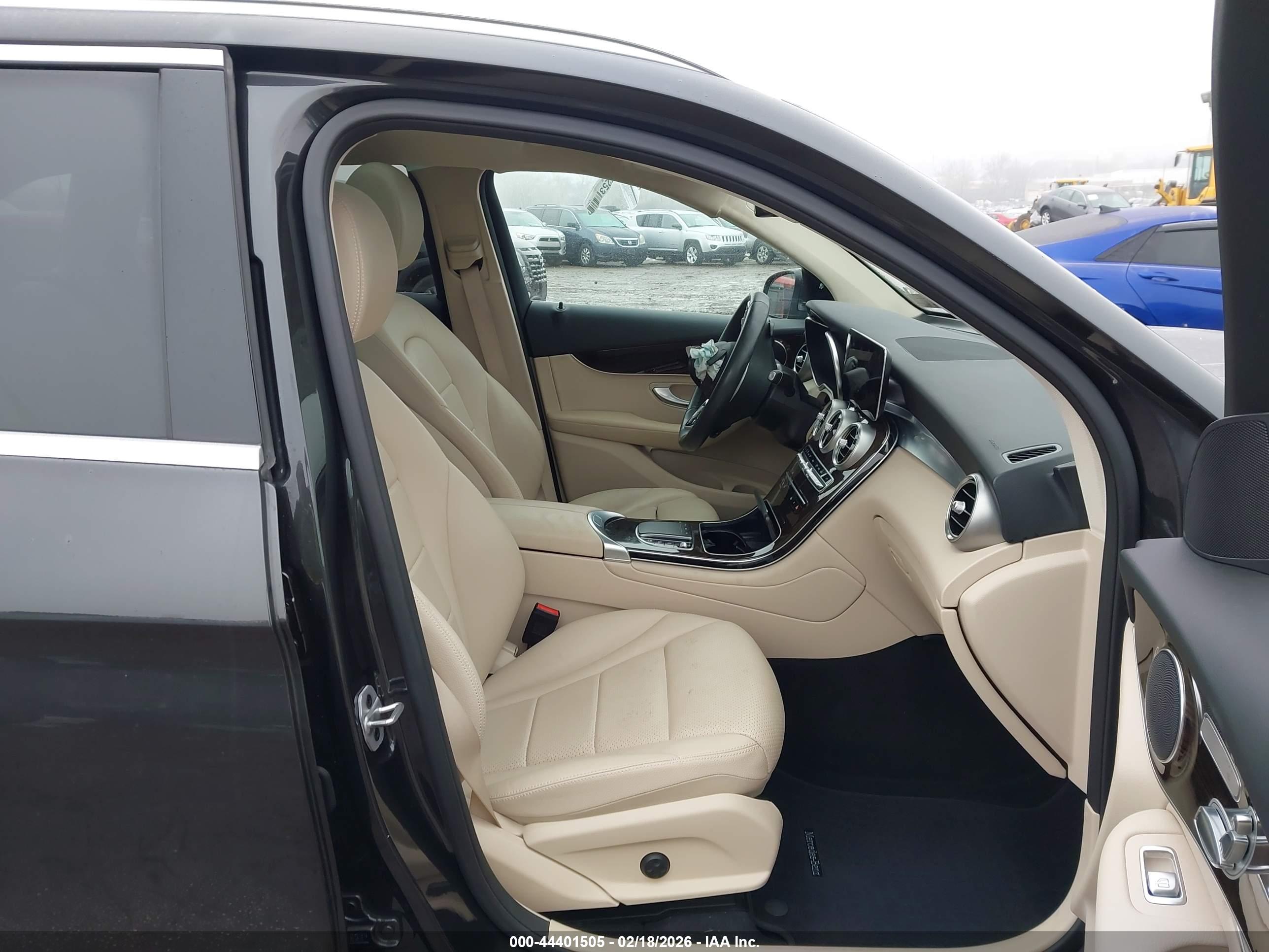 MERCEDES-BENZ GLC image 5