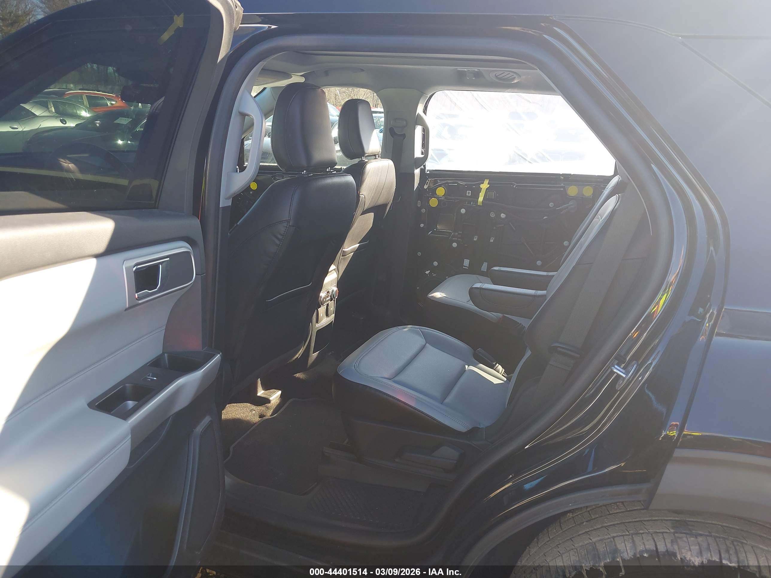 FORD EXPLORER image 8