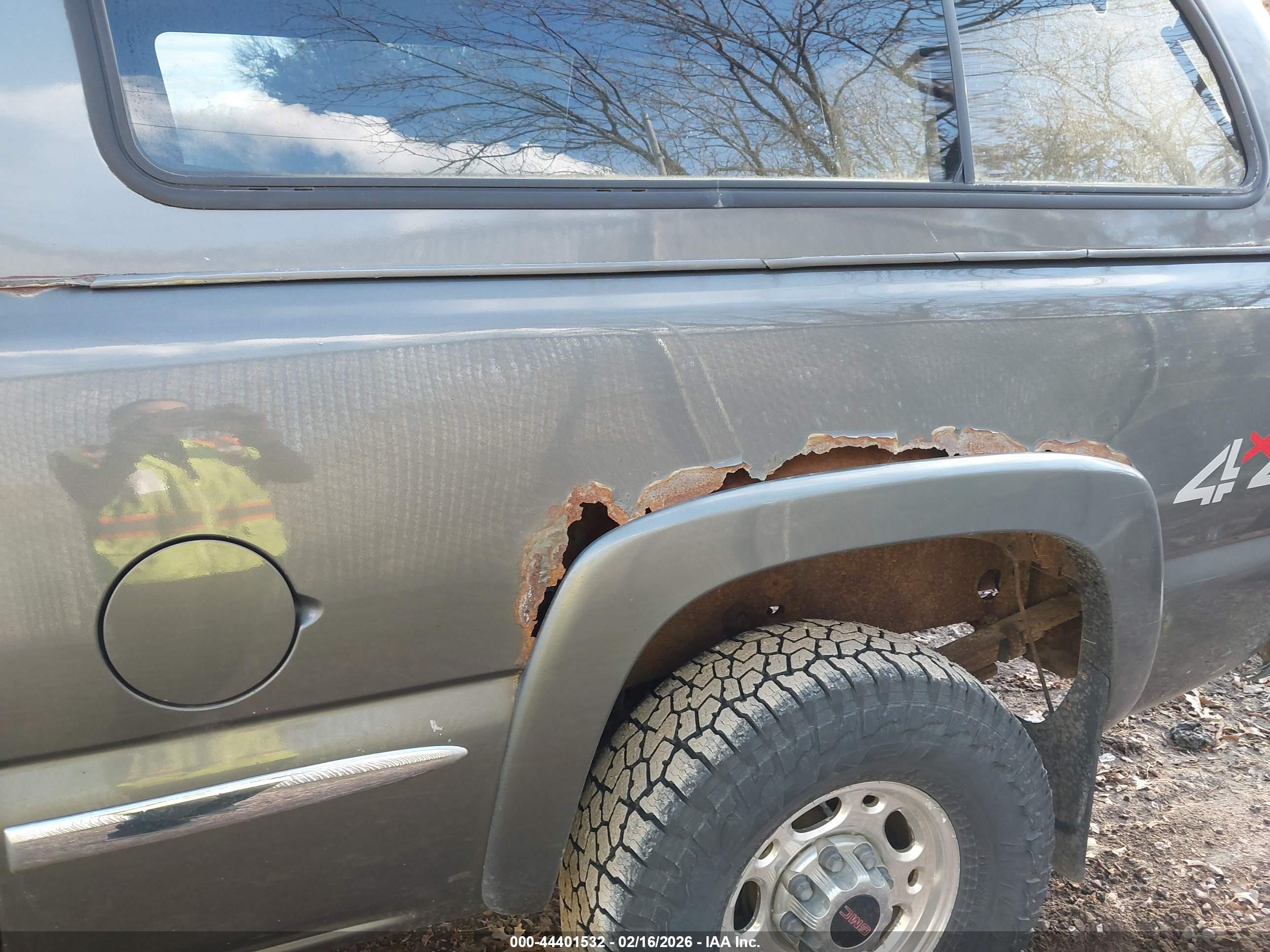 GMC SIERRA image 6