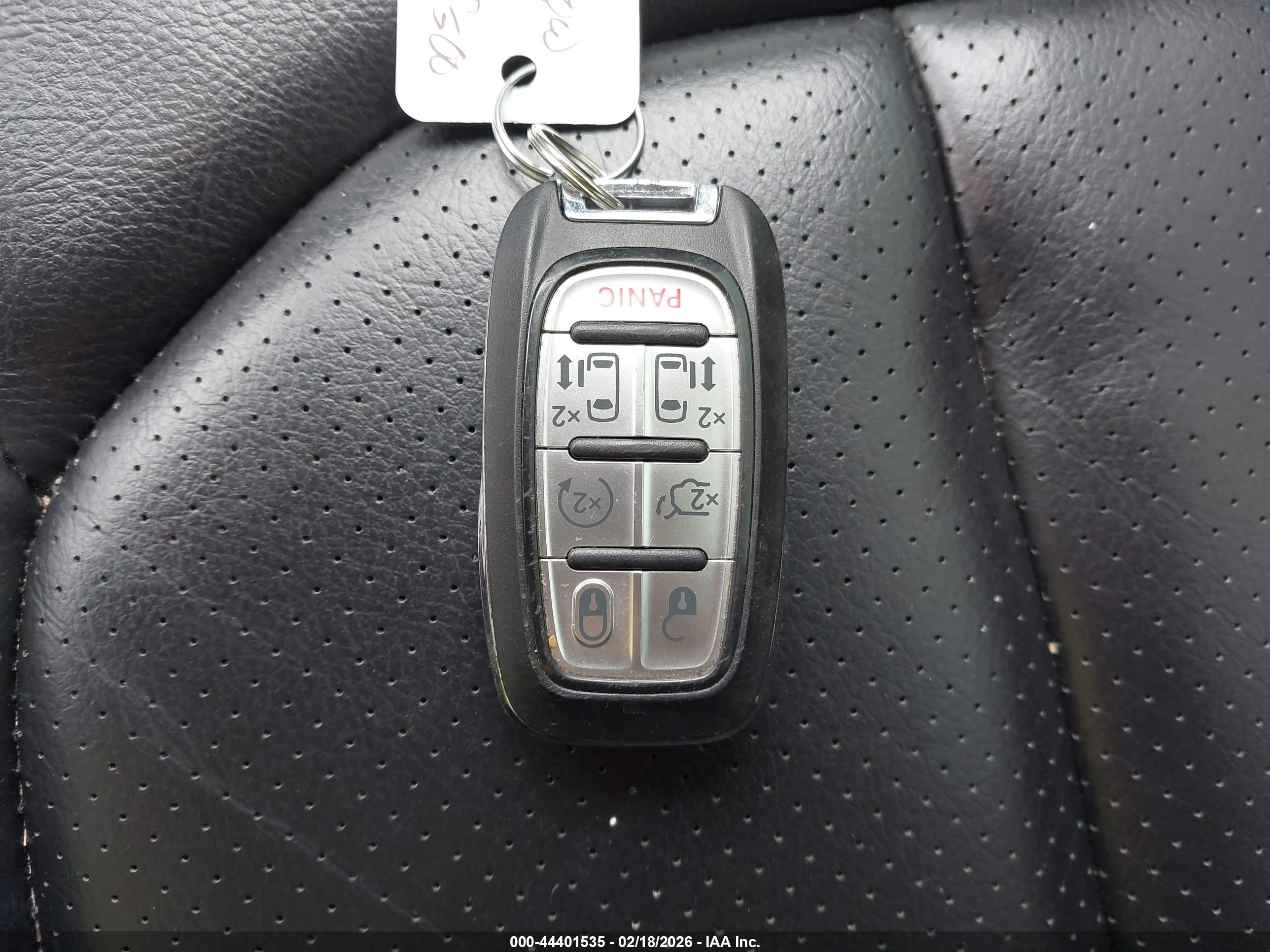 CHRYSLER PACIFICA image 11