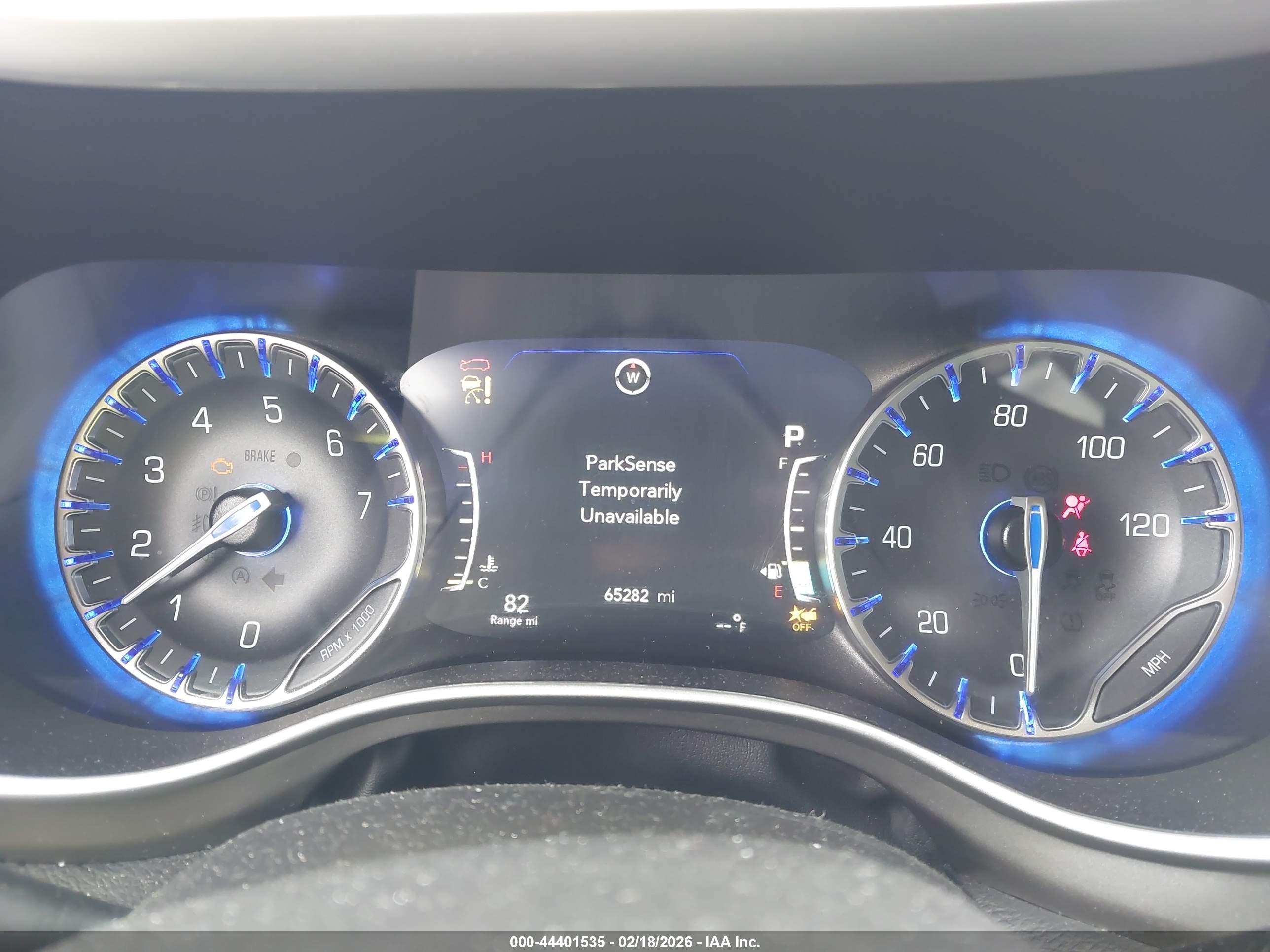 CHRYSLER PACIFICA image 7