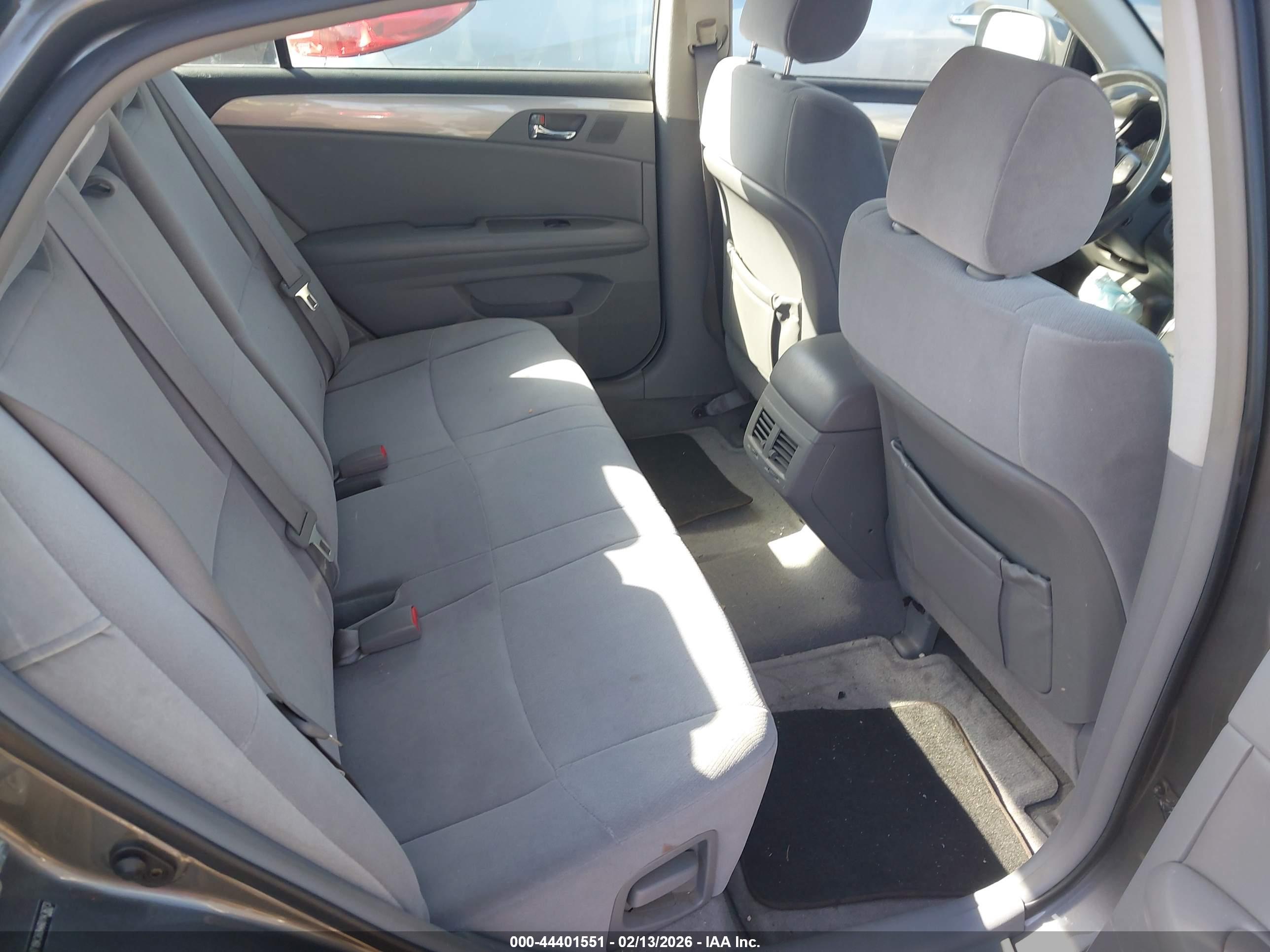 TOYOTA AVALON image 8