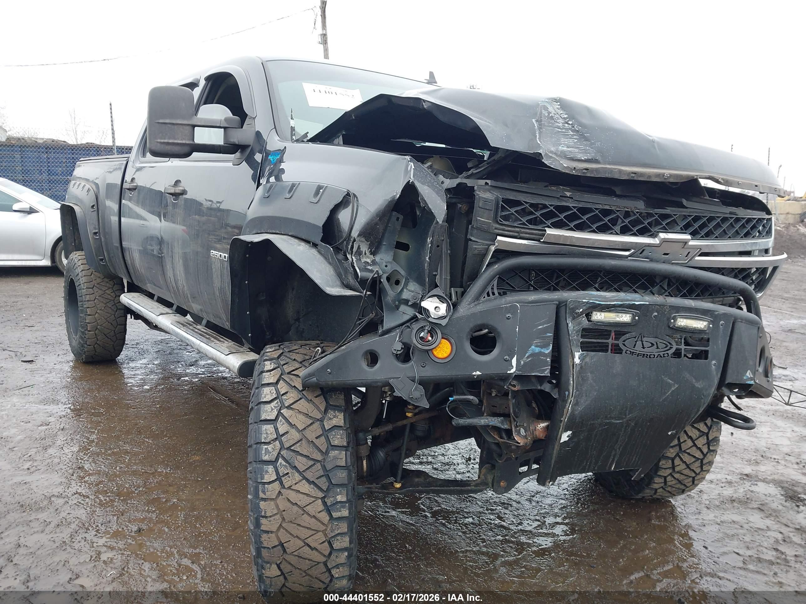 CHEVROLET SILVERADO image 6