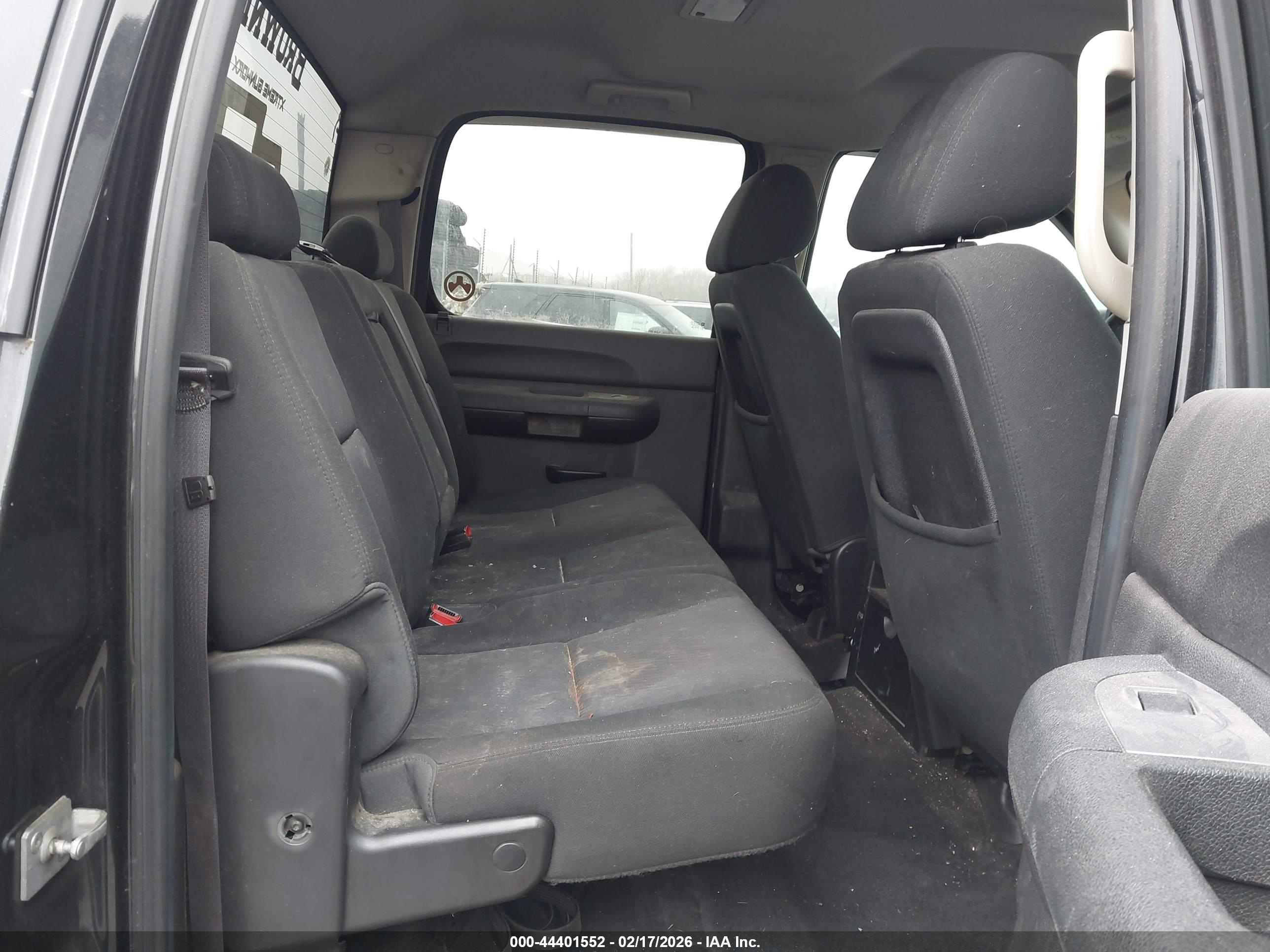 CHEVROLET SILVERADO image 8