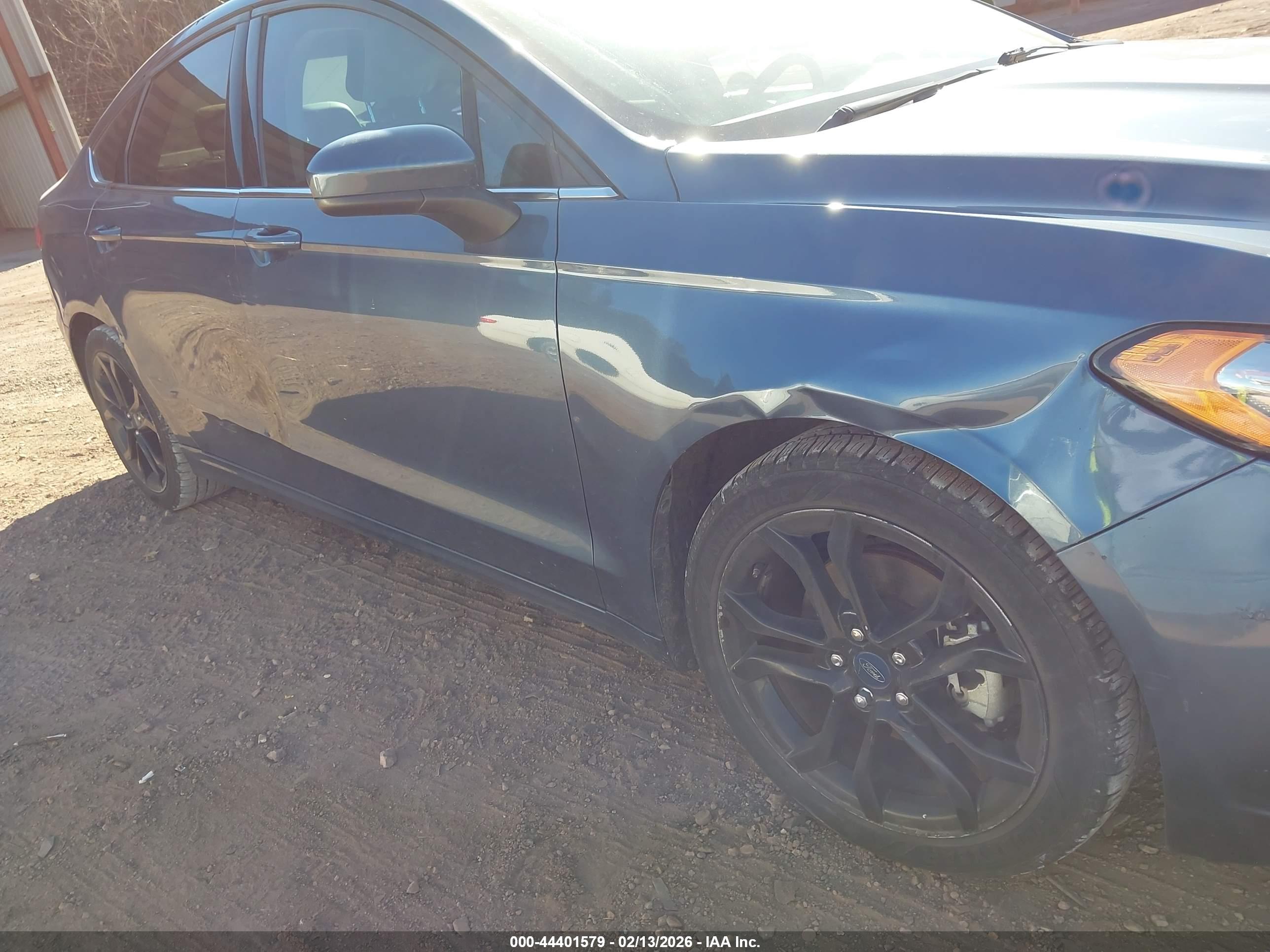 FORD FUSION image 6