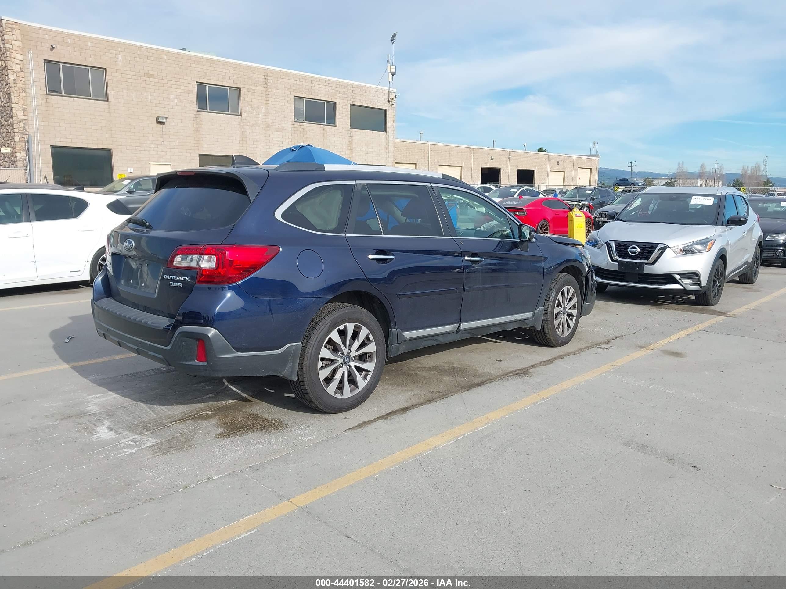 SUBARU OUTBACK image 4