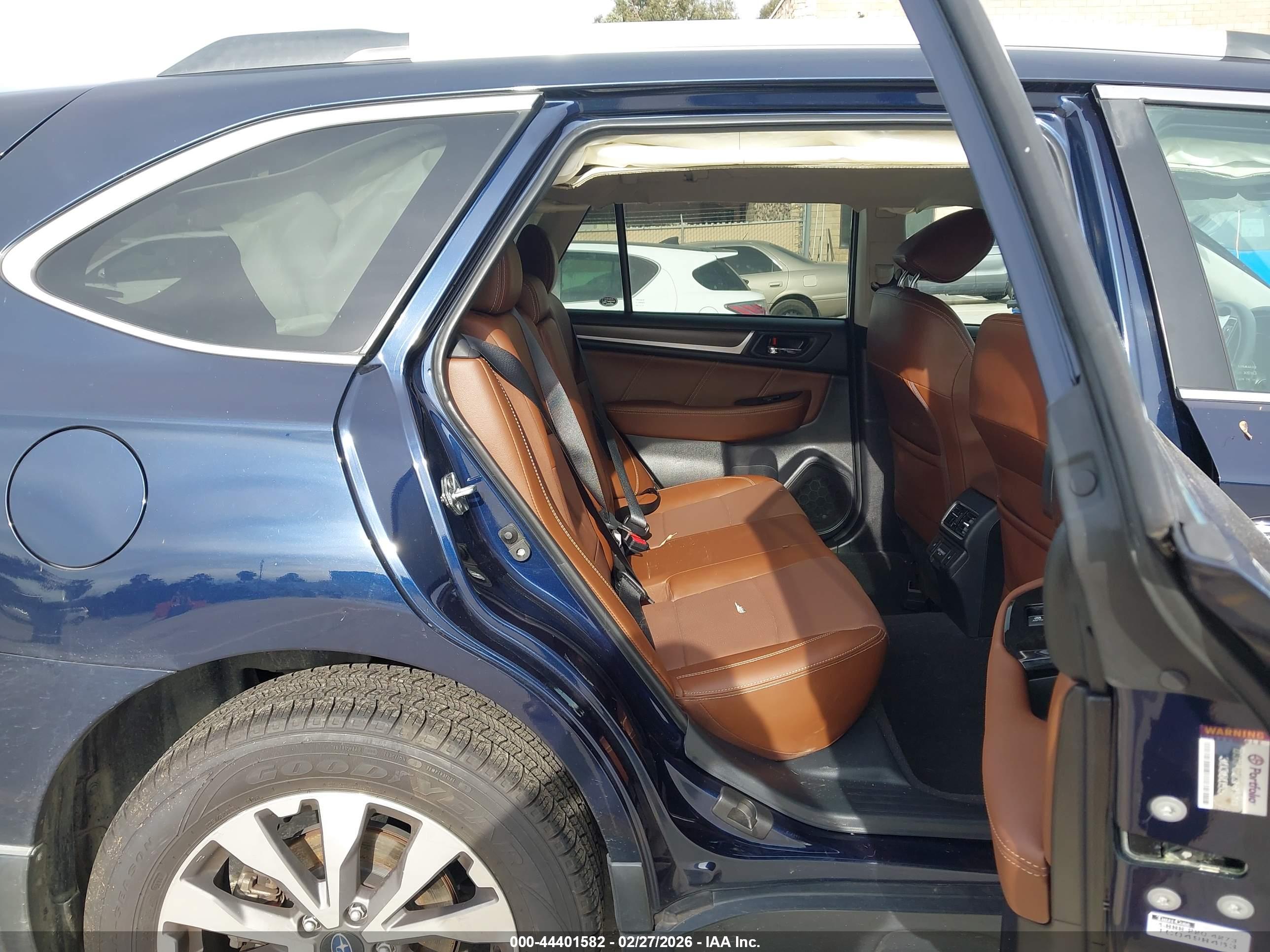 SUBARU OUTBACK image 8