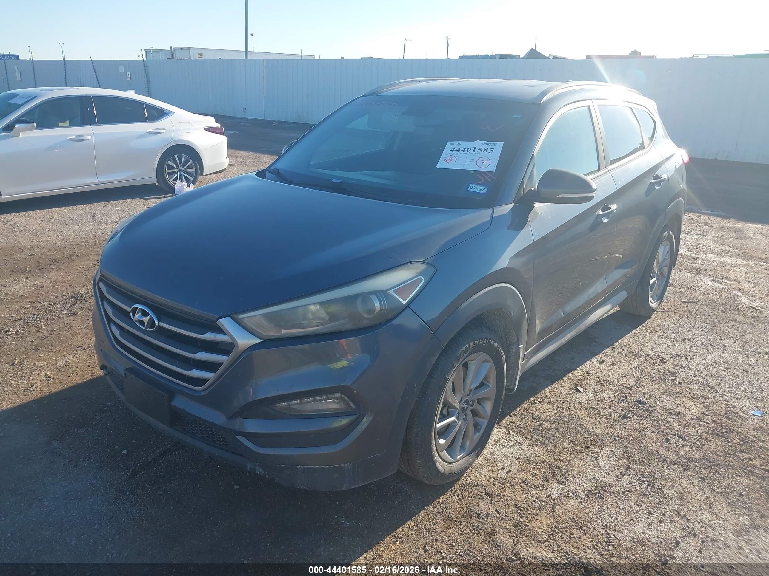 HYUNDAI TUCSON image 2