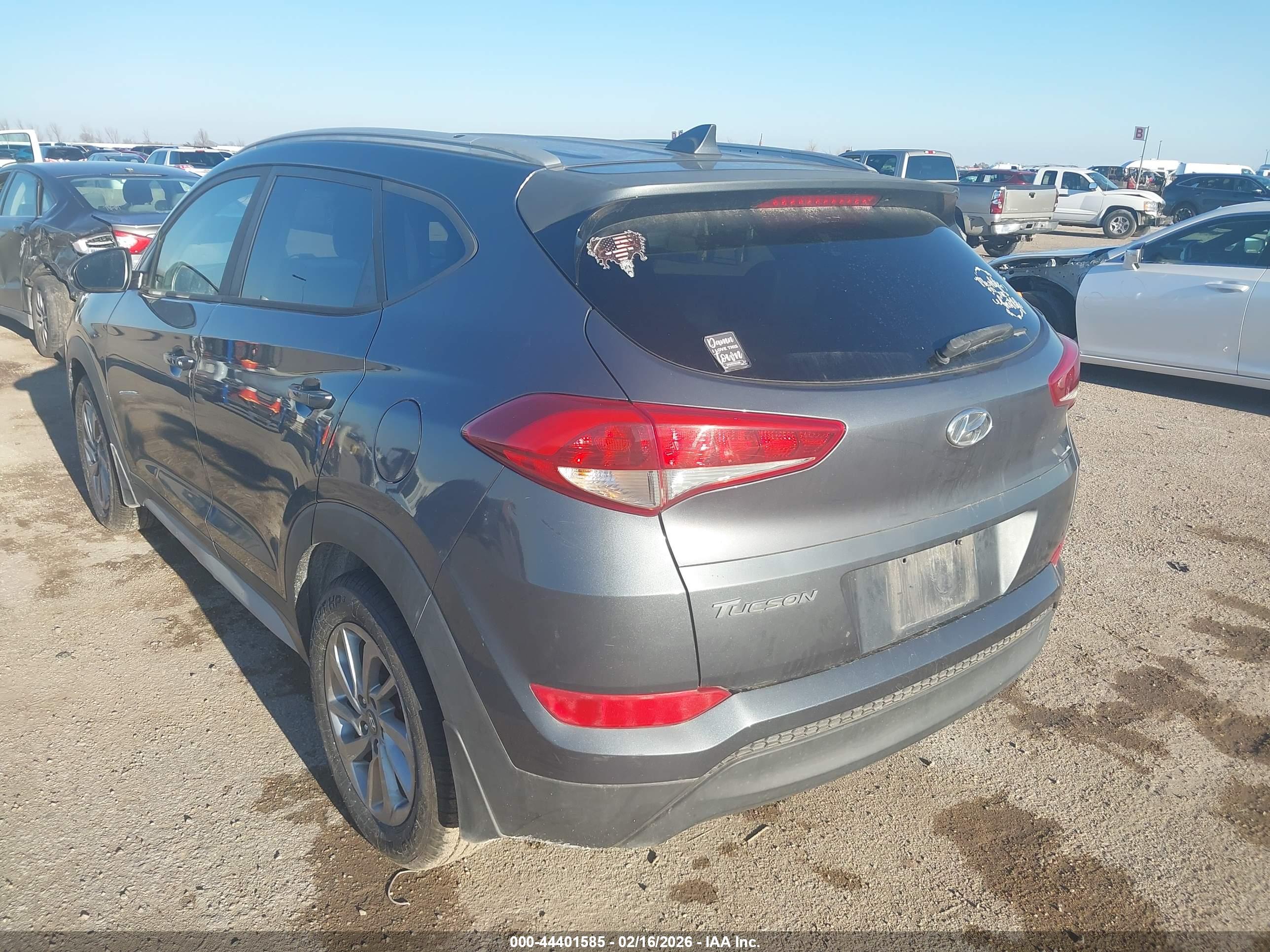 HYUNDAI TUCSON image 3