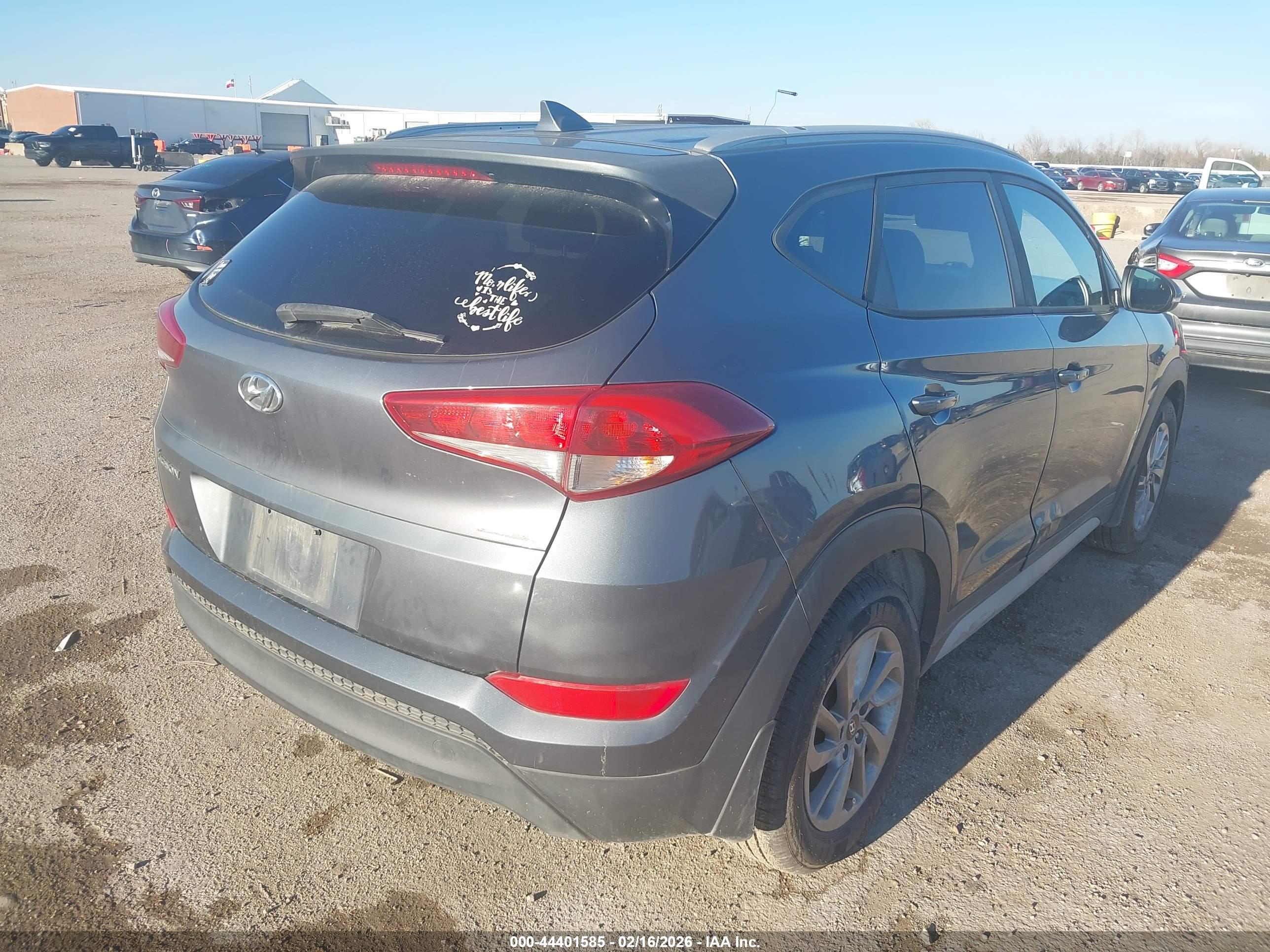 HYUNDAI TUCSON image 4
