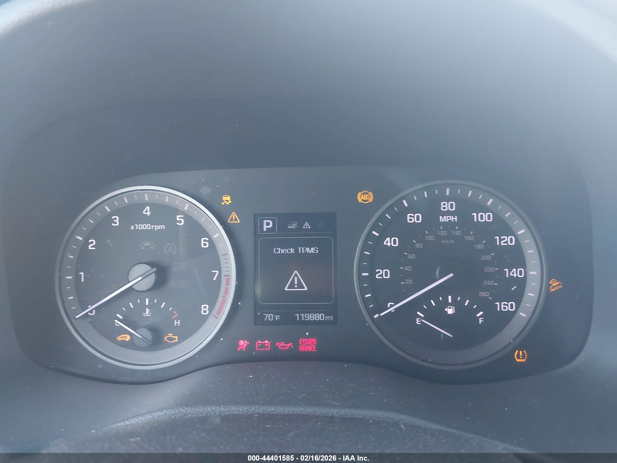 HYUNDAI TUCSON image 7