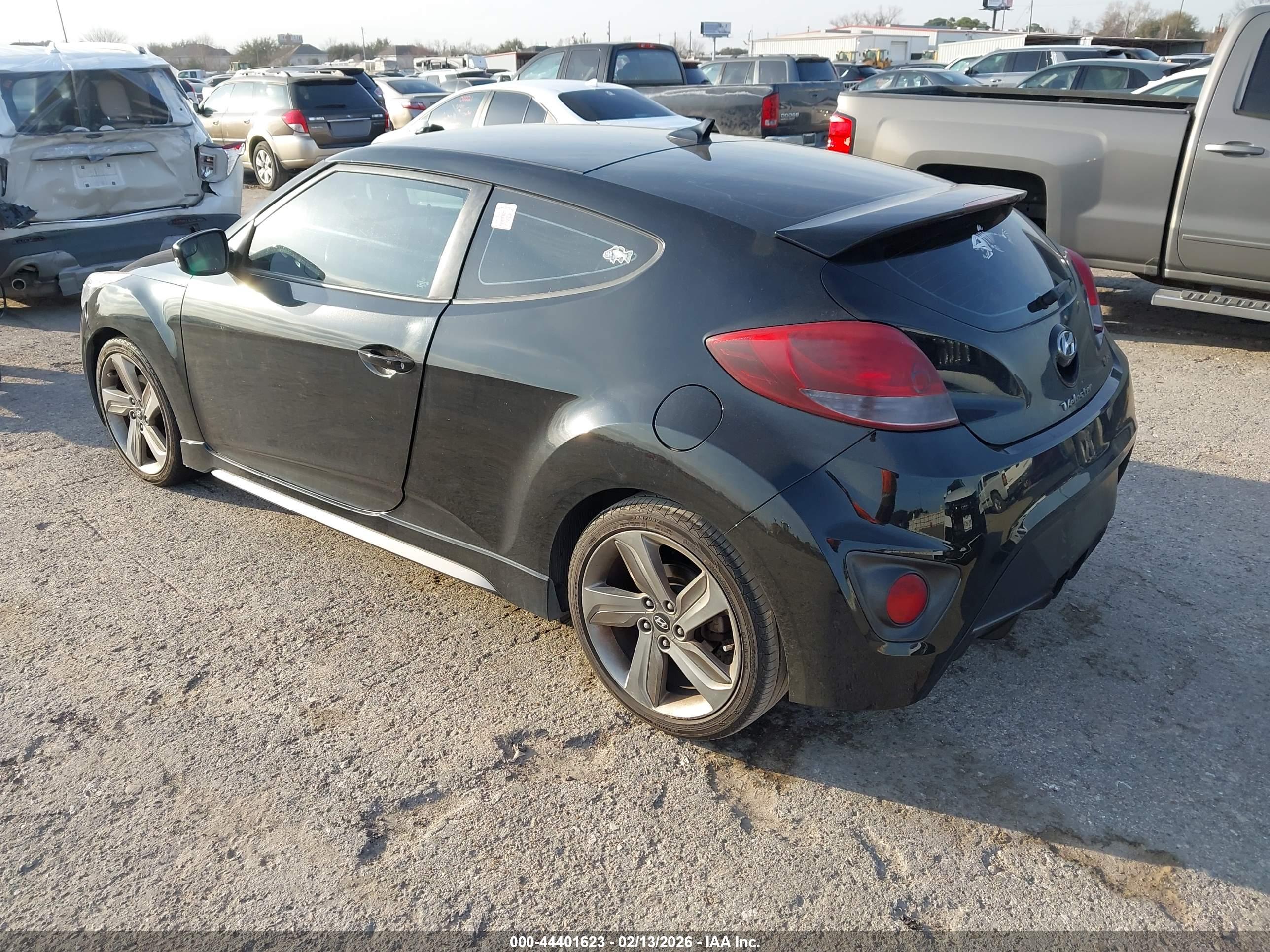 HYUNDAI VELOSTER image 3