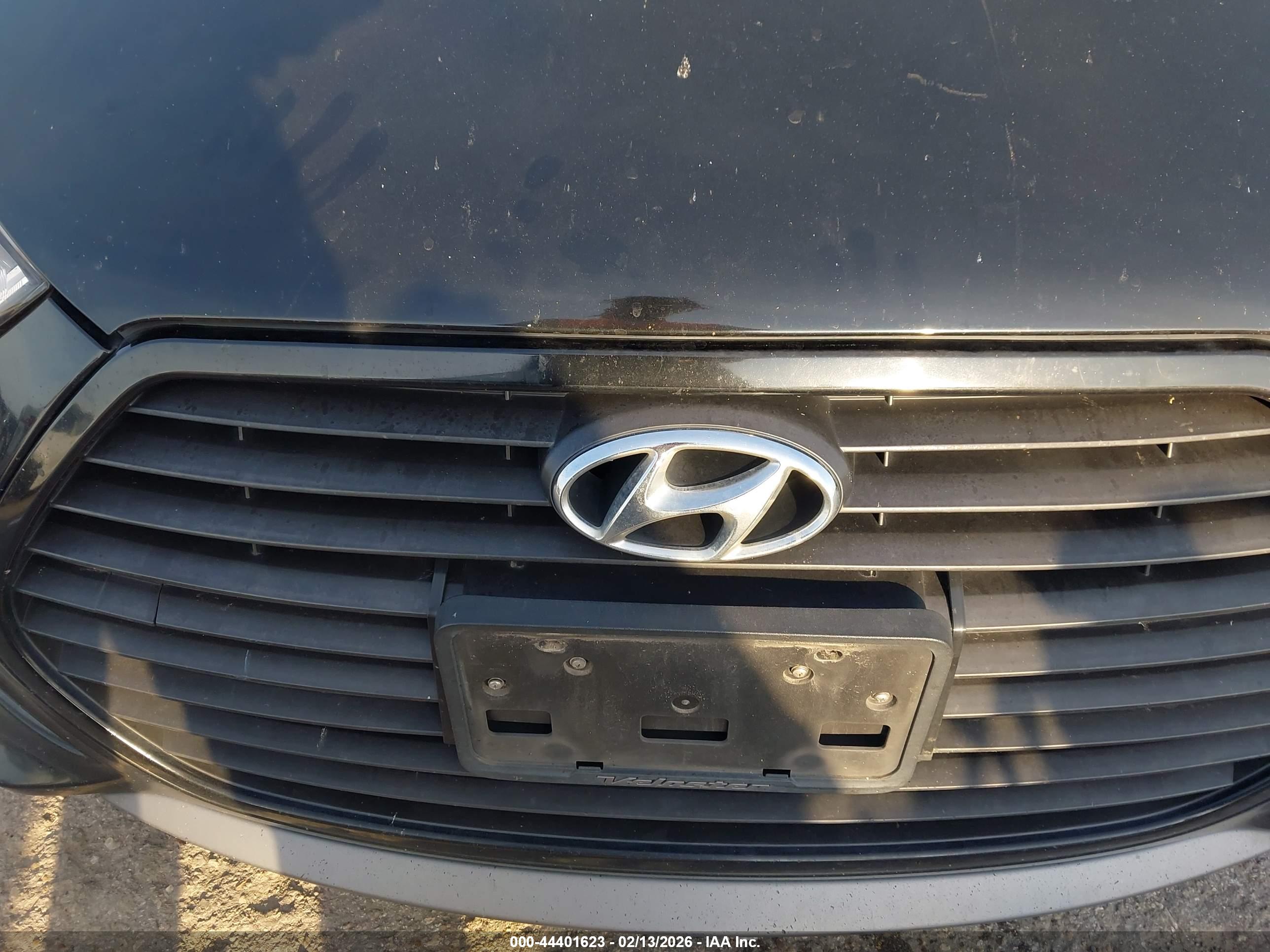 HYUNDAI VELOSTER image 6