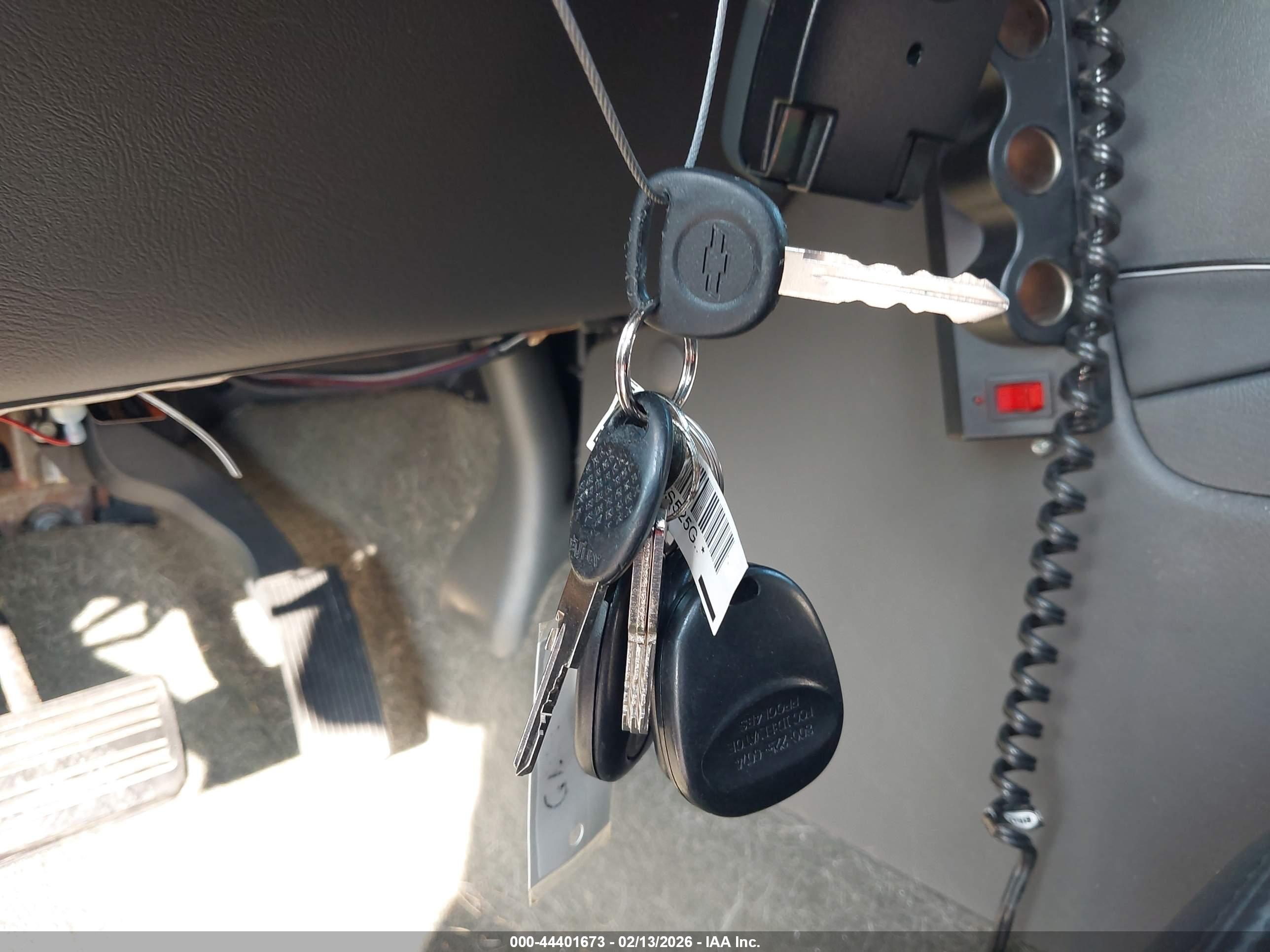 CHEVROLET SILVERADO image 11