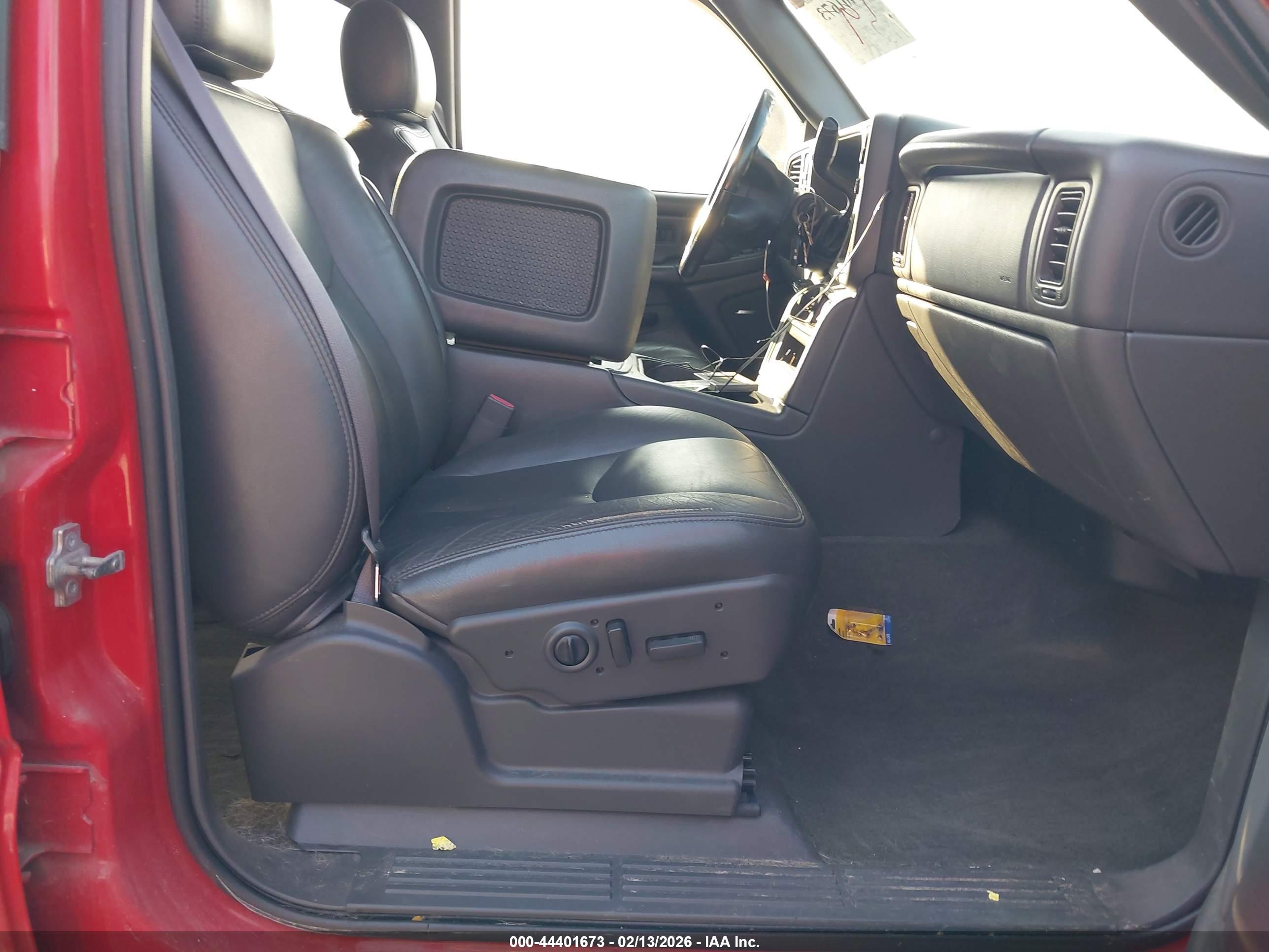 CHEVROLET SILVERADO image 5