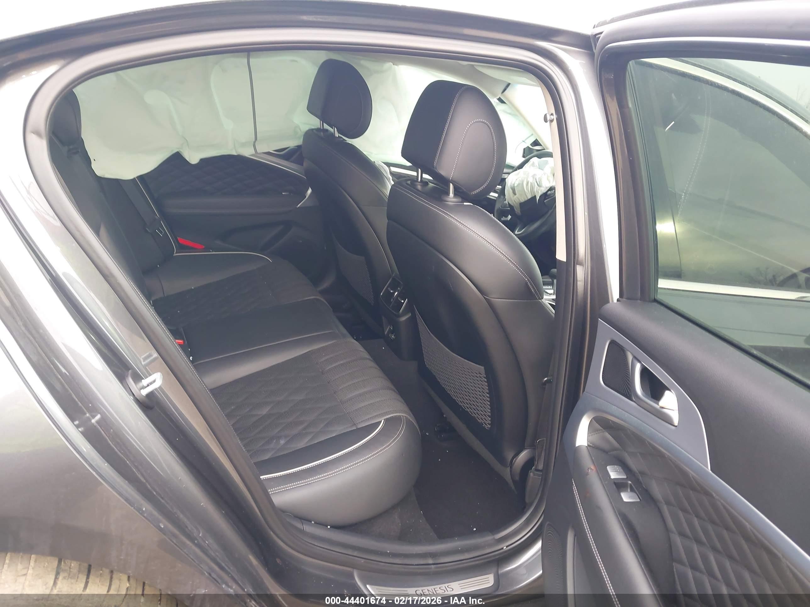 GENESIS G70 image 8