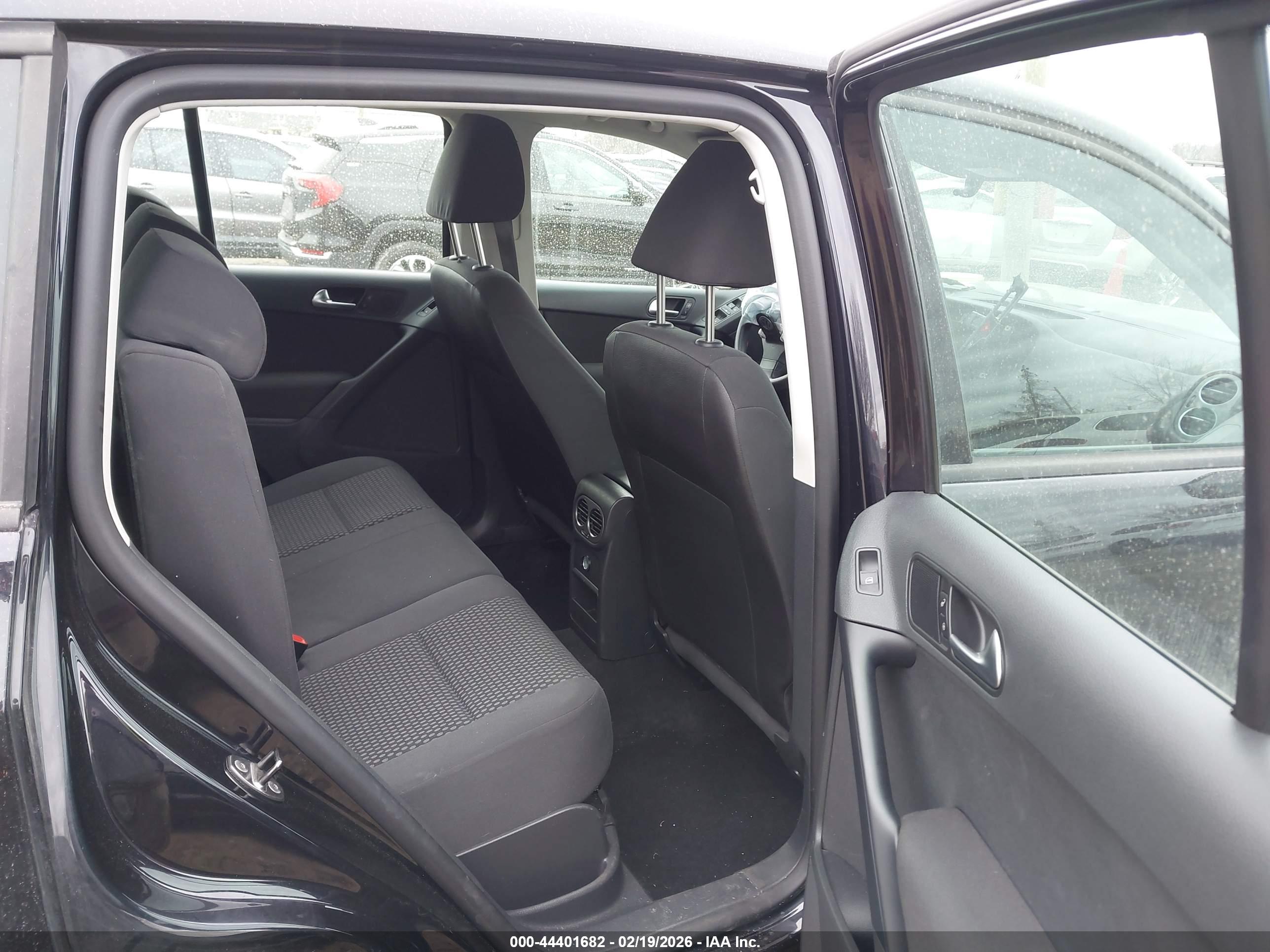 VOLKSWAGEN TIGUAN image 8
