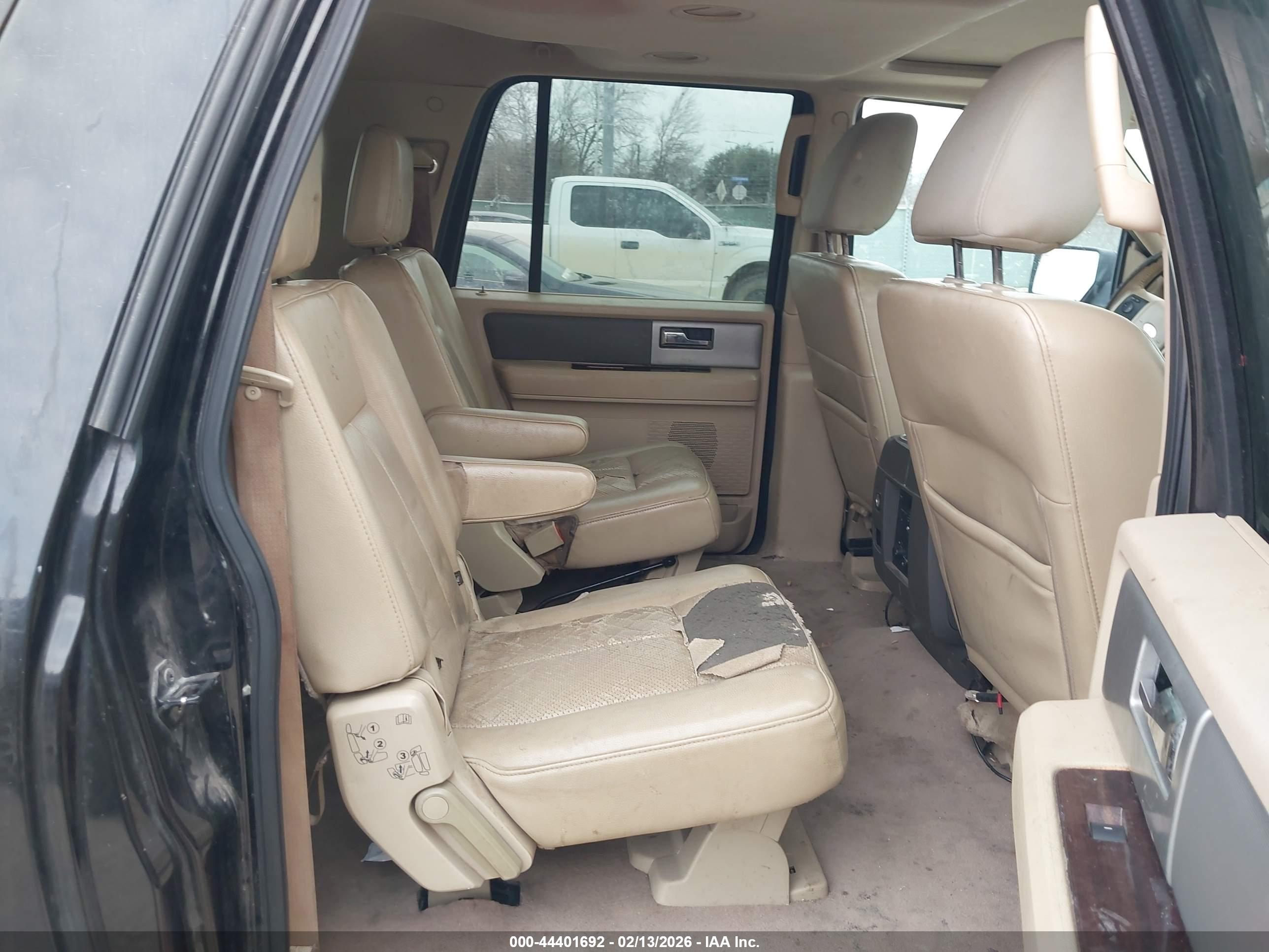 FORD EXPEDITION image 8