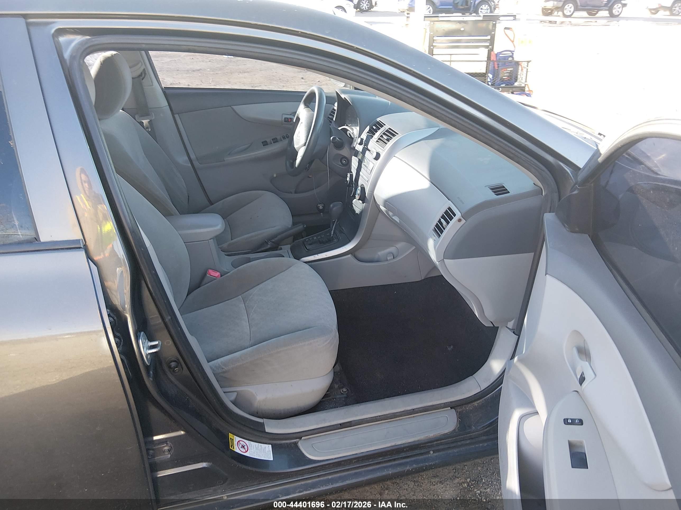 TOYOTA COROLLA image 5