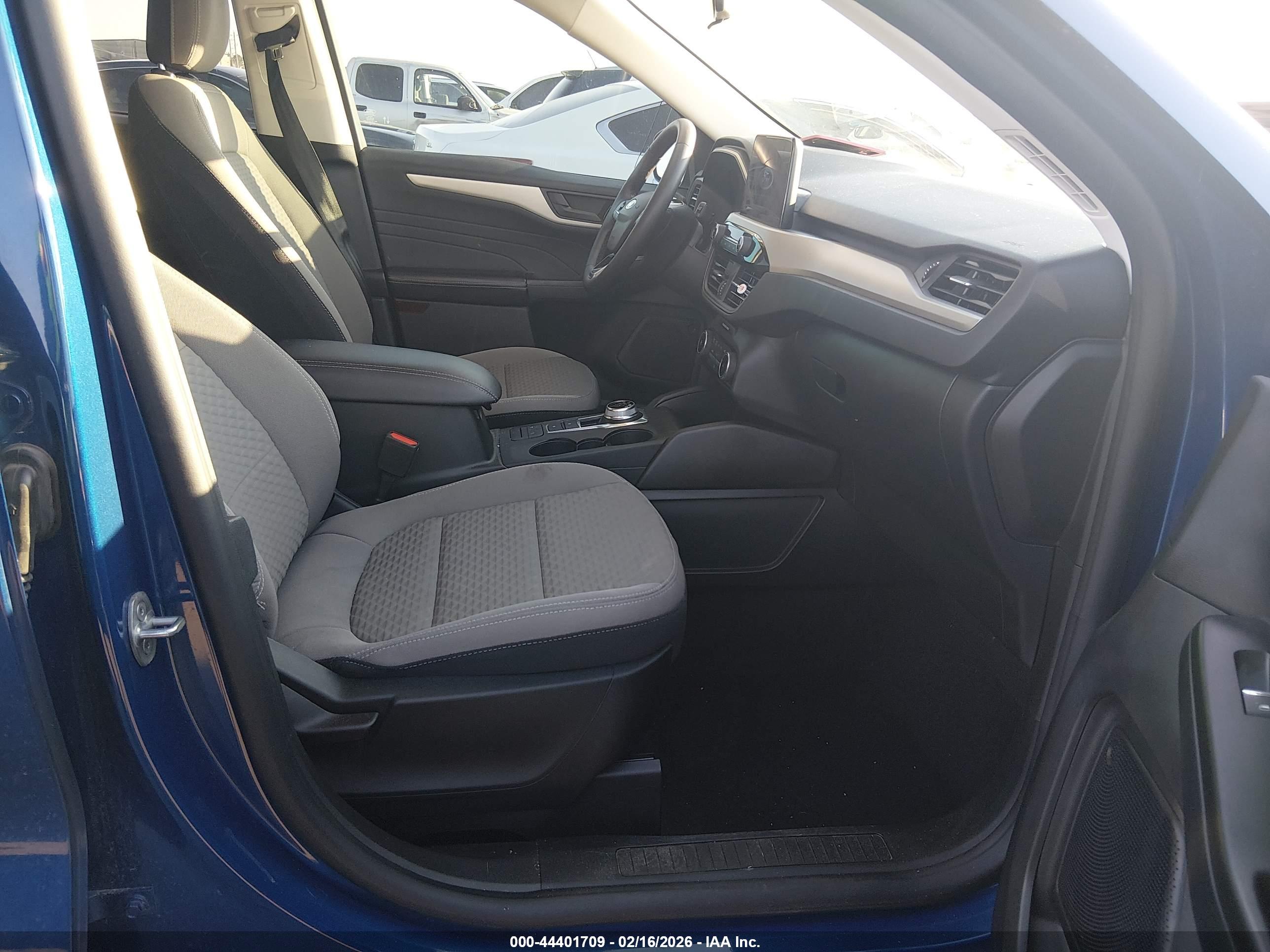 FORD ESCAPE image 5