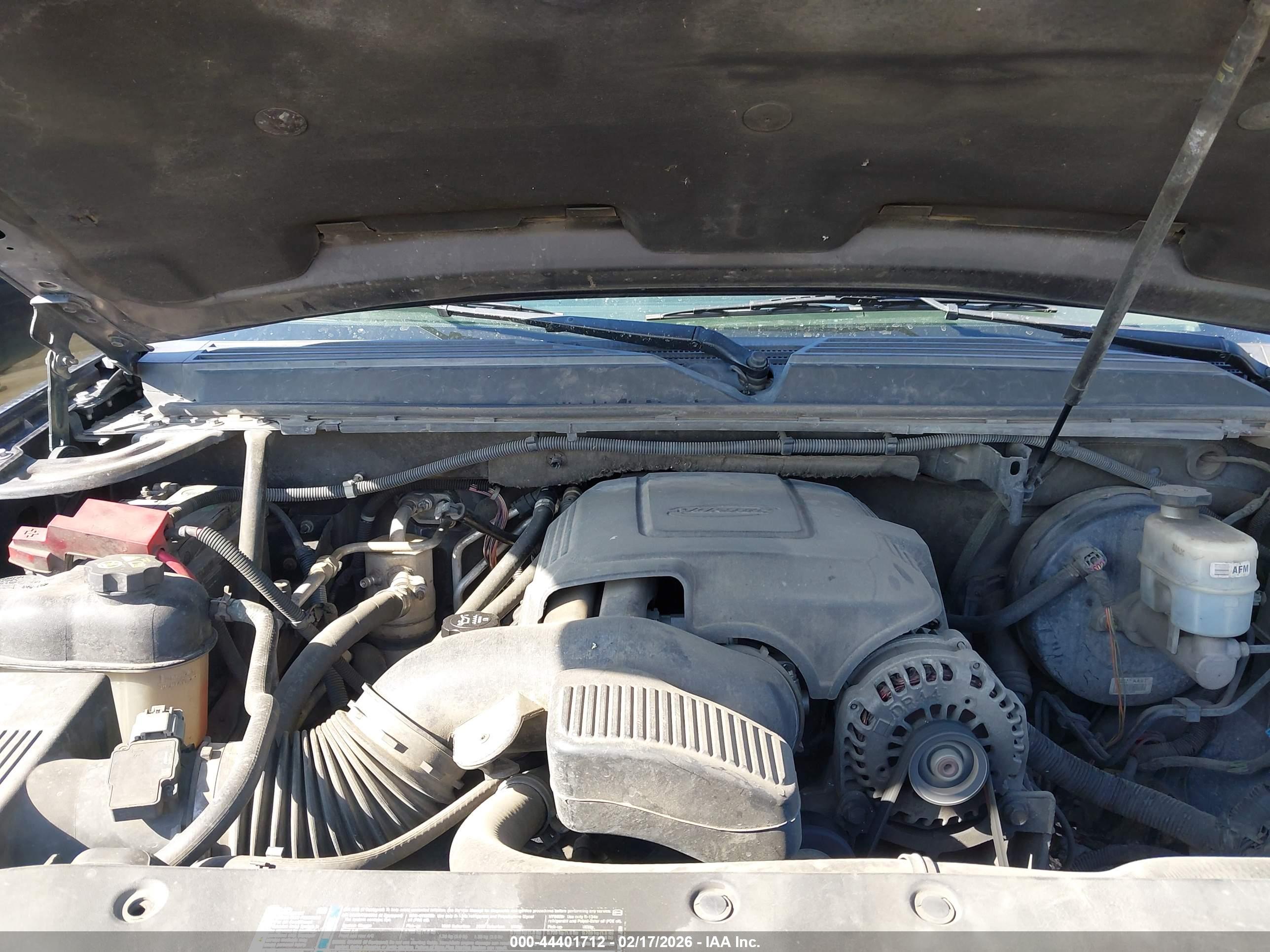 CHEVROLET SUBURBAN image 10