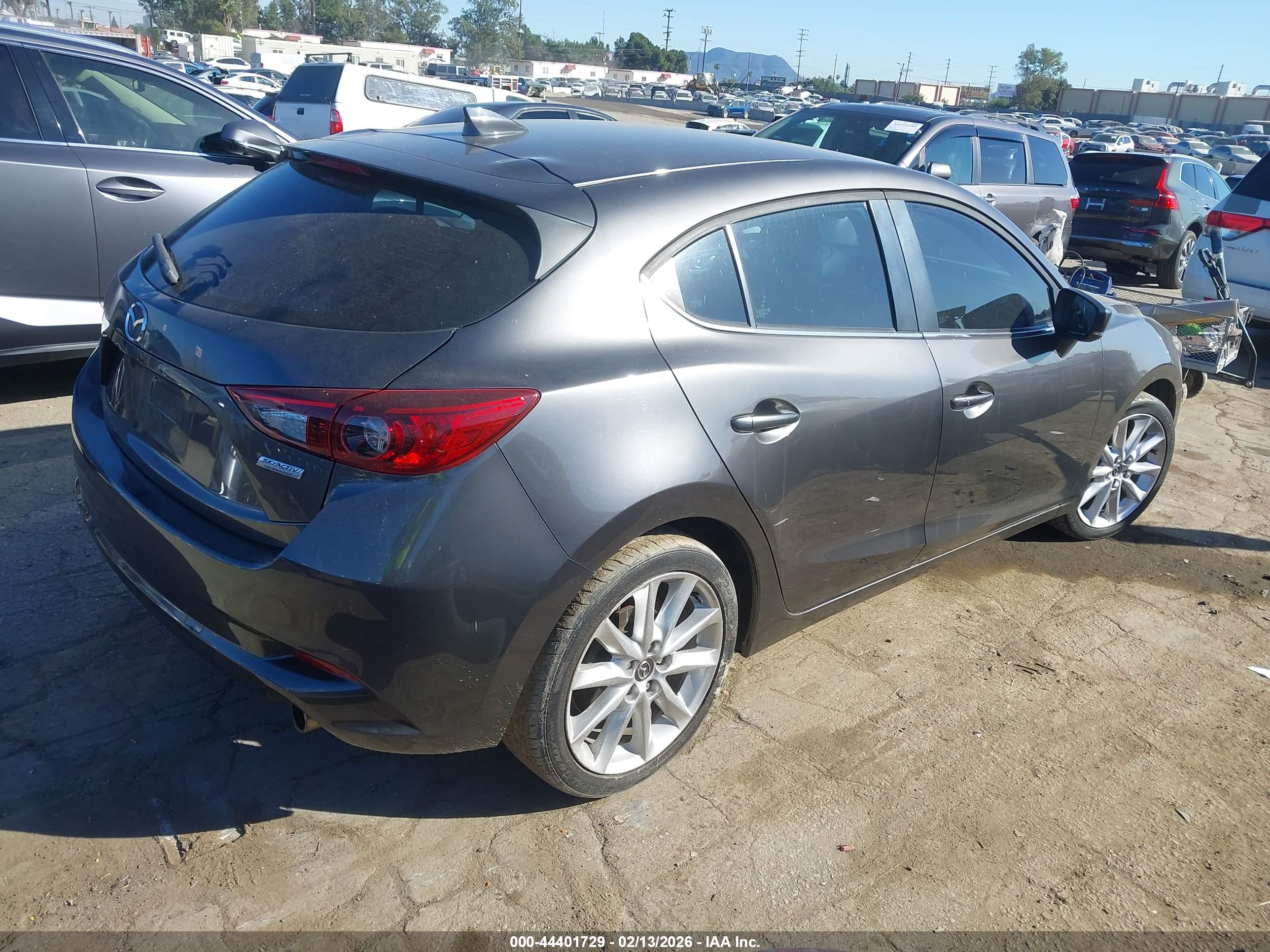 MAZDA MAZDA3 image 4
