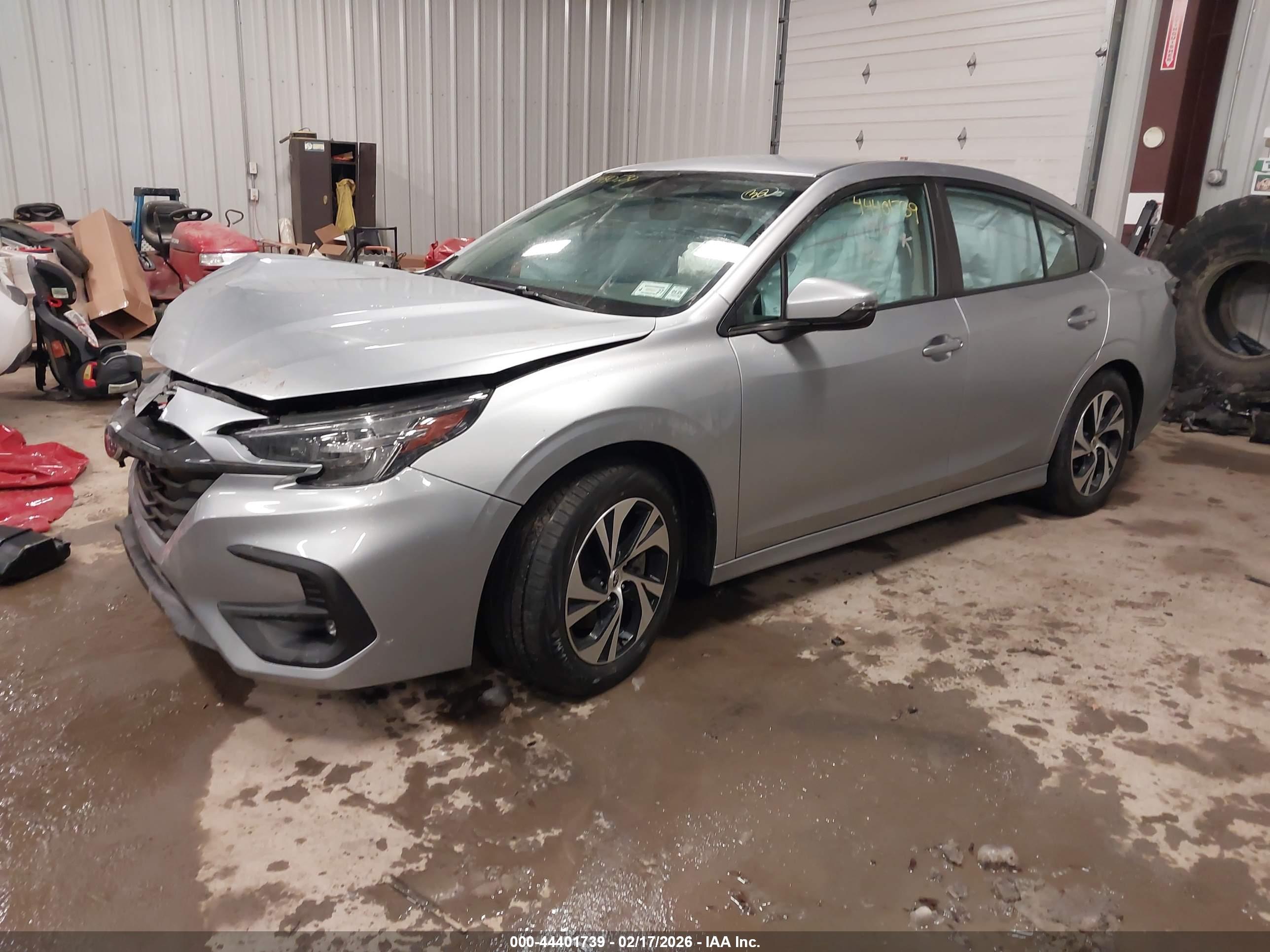 SUBARU LEGACY image 2