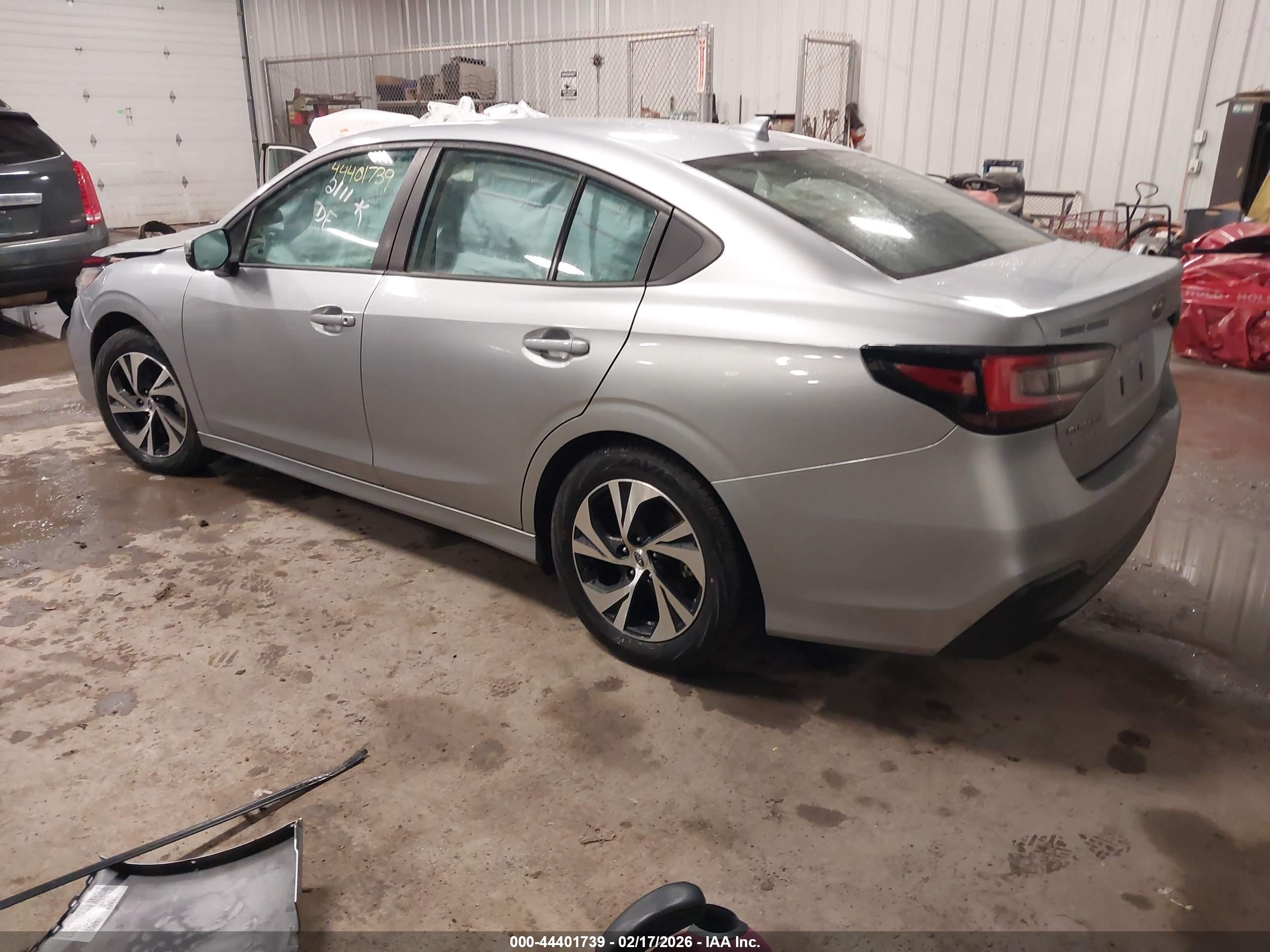 SUBARU LEGACY image 3